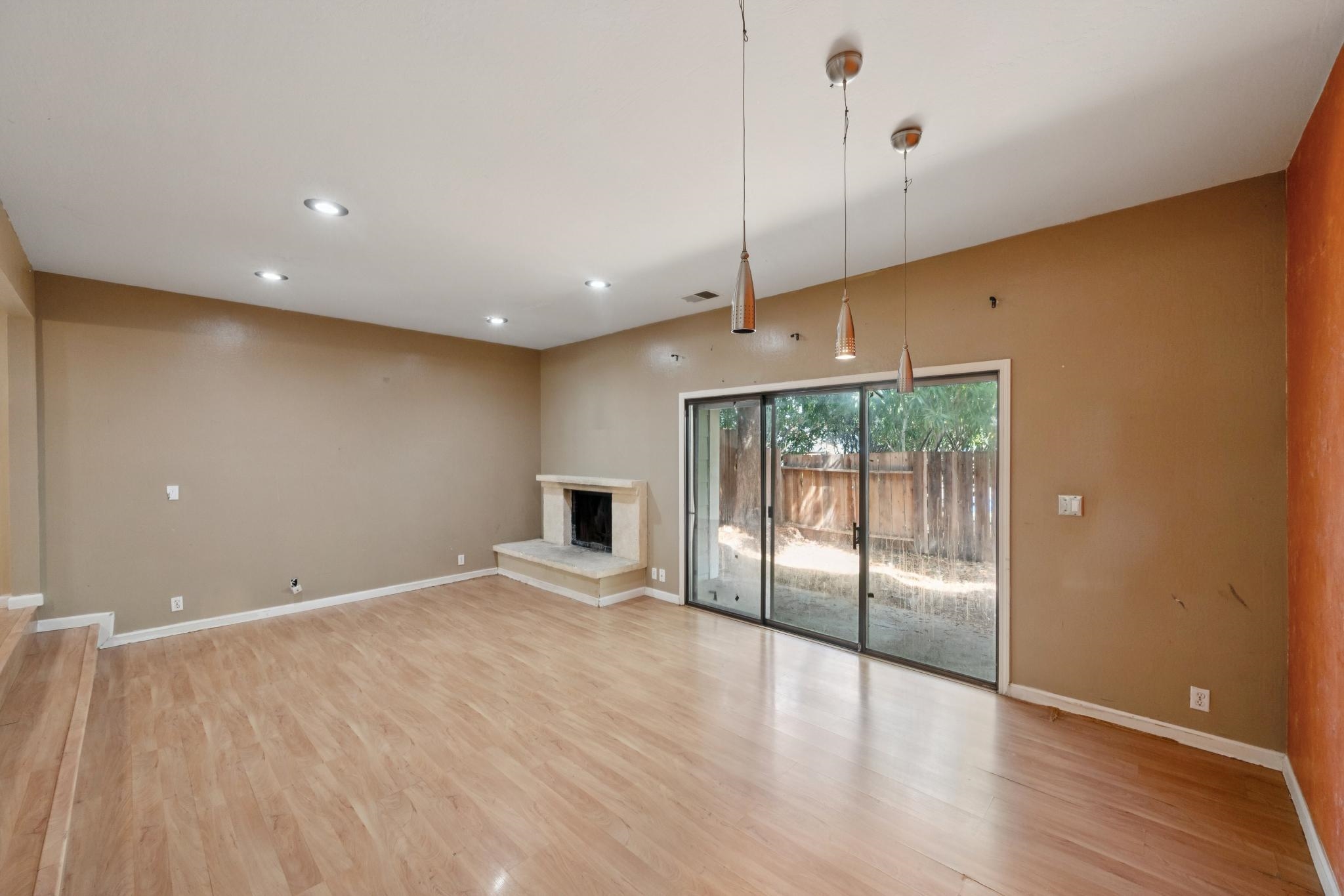 Detail Gallery Image 10 of 57 For 3241 Monika Lane, Hayward,  CA 94541 - 3 Beds | 2/1 Baths