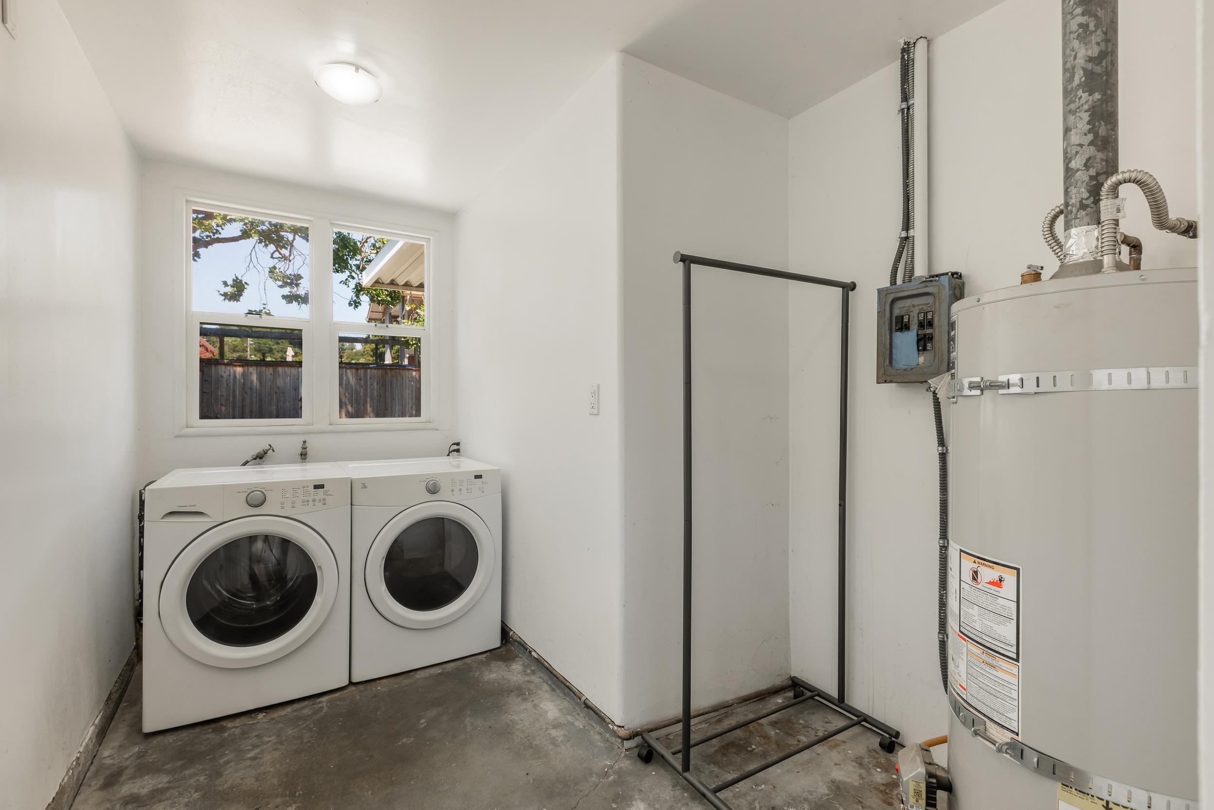 Detail Gallery Image 21 of 40 For 21259 Hobert St, Castro Valley,  CA 94546 - 3 Beds | 2 Baths