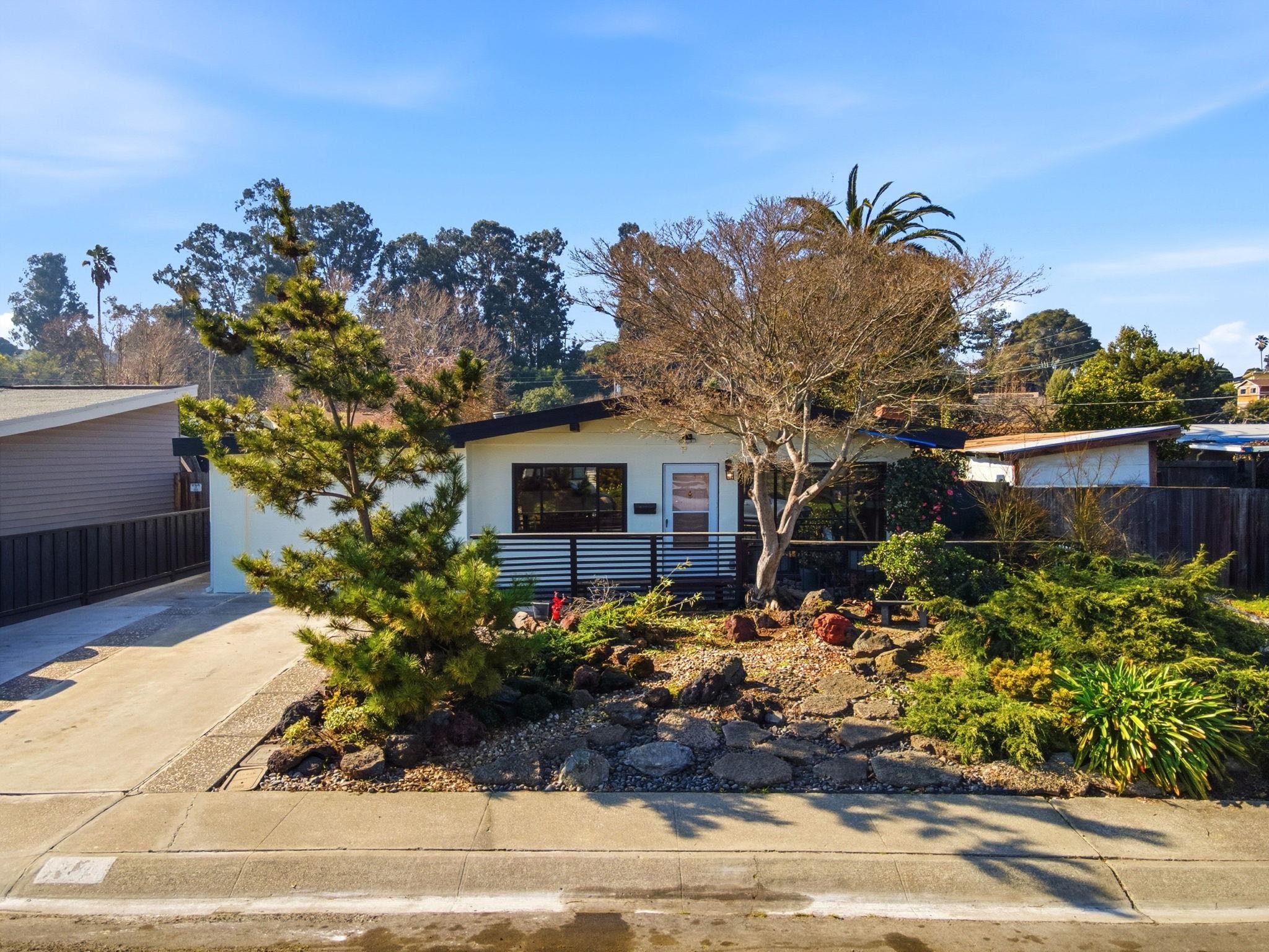 Detail Gallery Image 2 of 60 For 280 Calais Dr, Pinole,  CA 94564 - 4 Beds | 2 Baths
