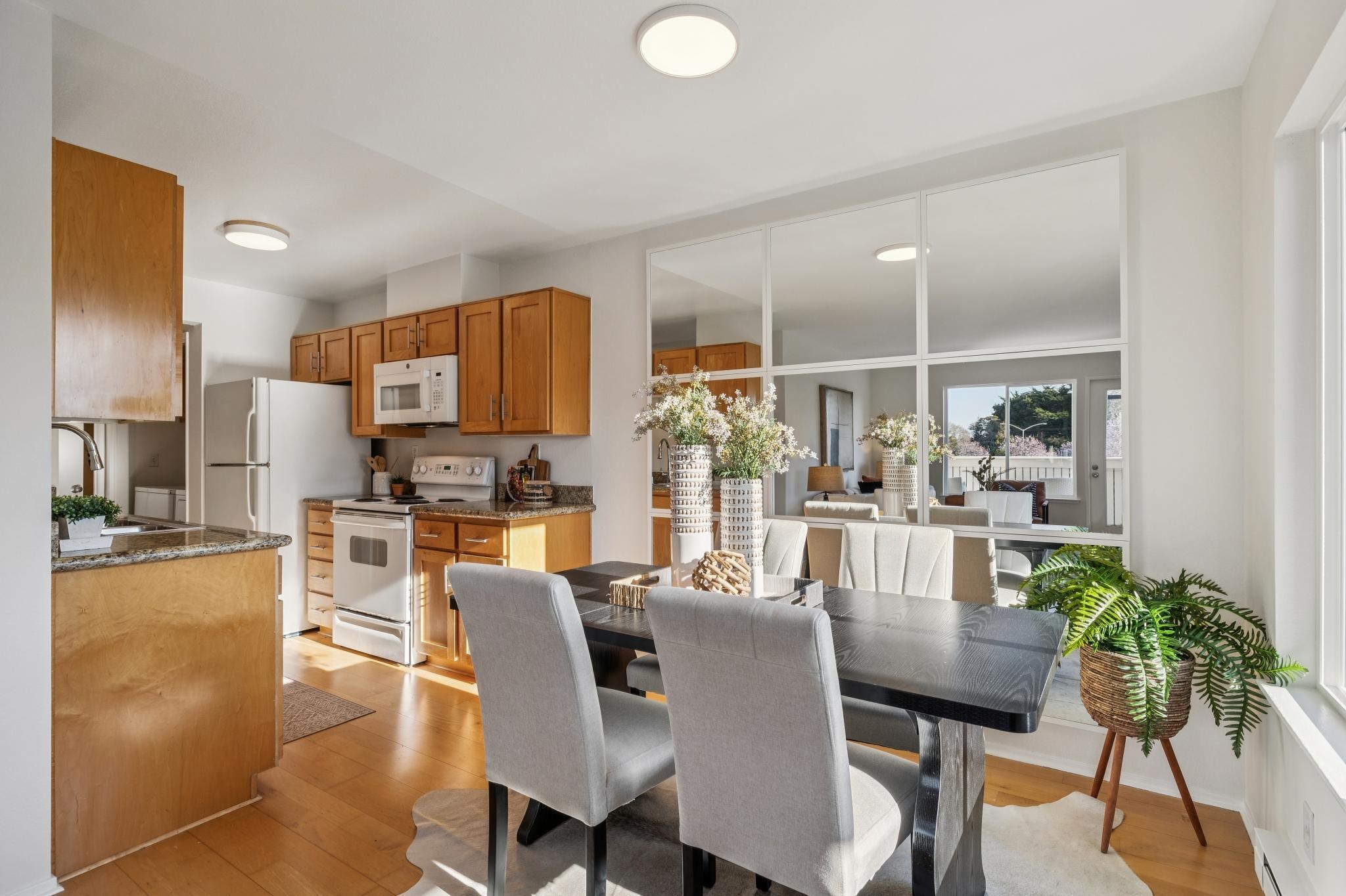 Detail Gallery Image 14 of 49 For 20 Marina Lakes Dr, Richmond,  CA 94804 - 2 Beds | 1 Baths