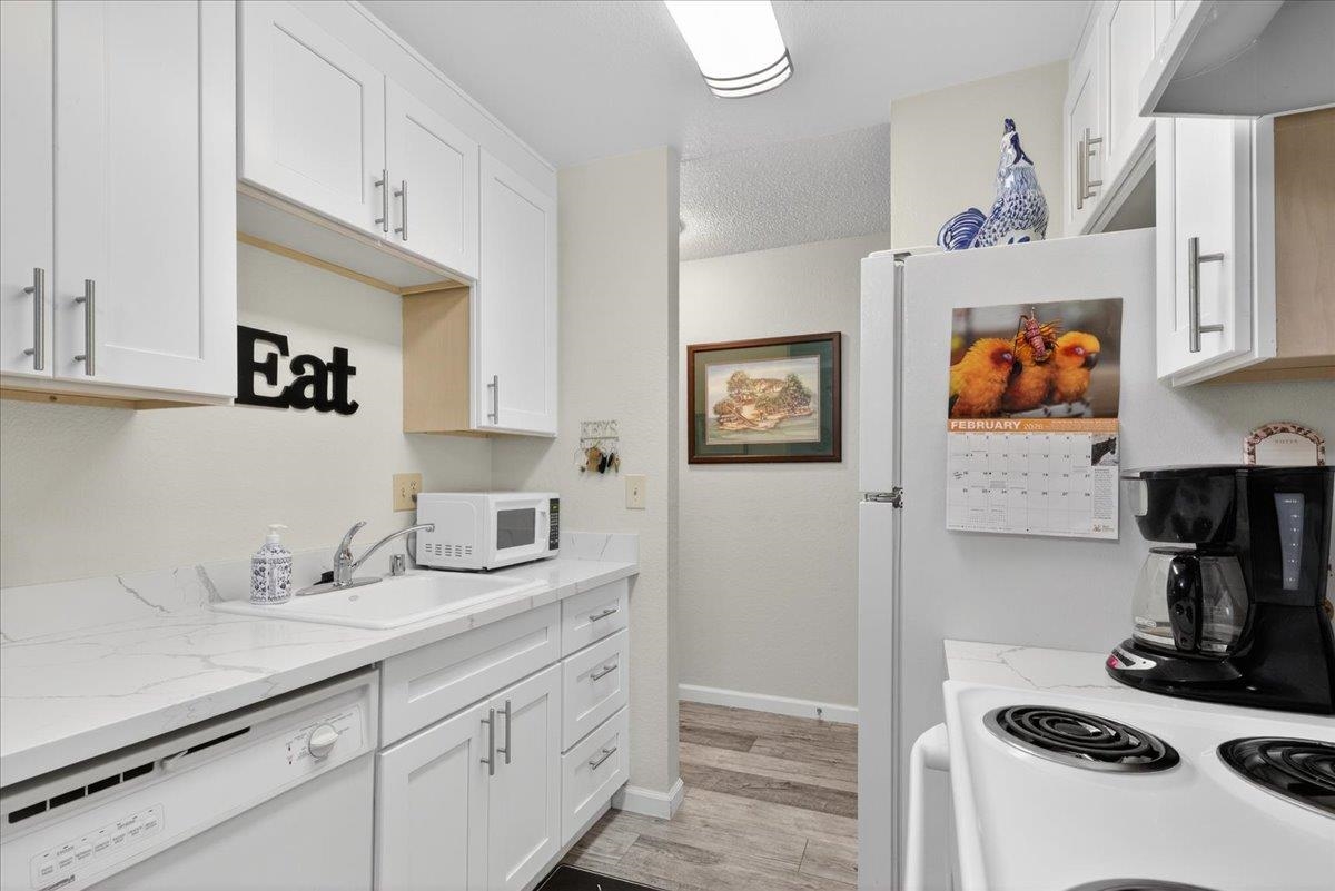 Detail Gallery Image 13 of 26 For 26088 Kay Ave #209,  Hayward,  CA 94545 - 1 Beds | 1 Baths