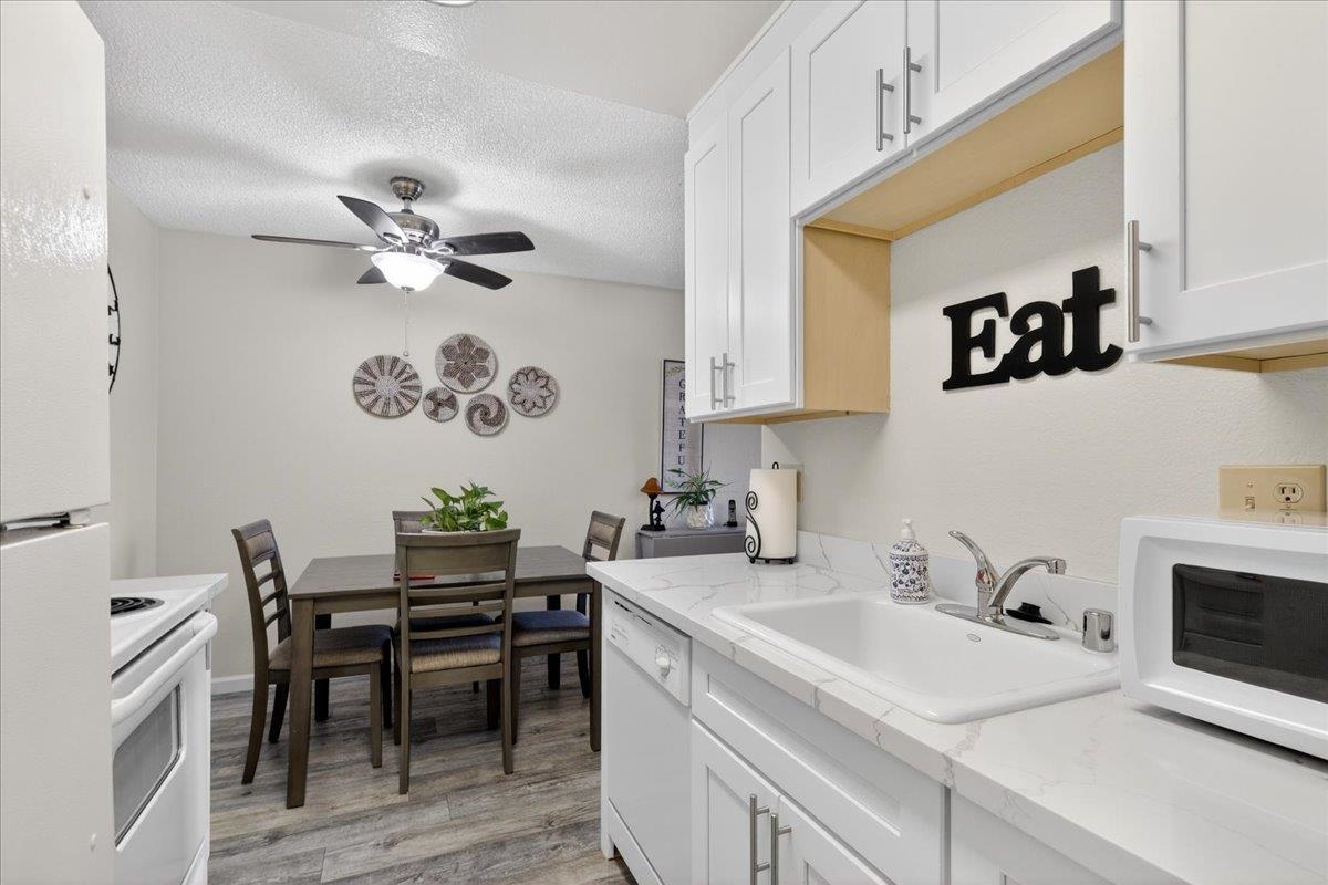 Detail Gallery Image 14 of 26 For 26088 Kay Ave #209,  Hayward,  CA 94545 - 1 Beds | 1 Baths