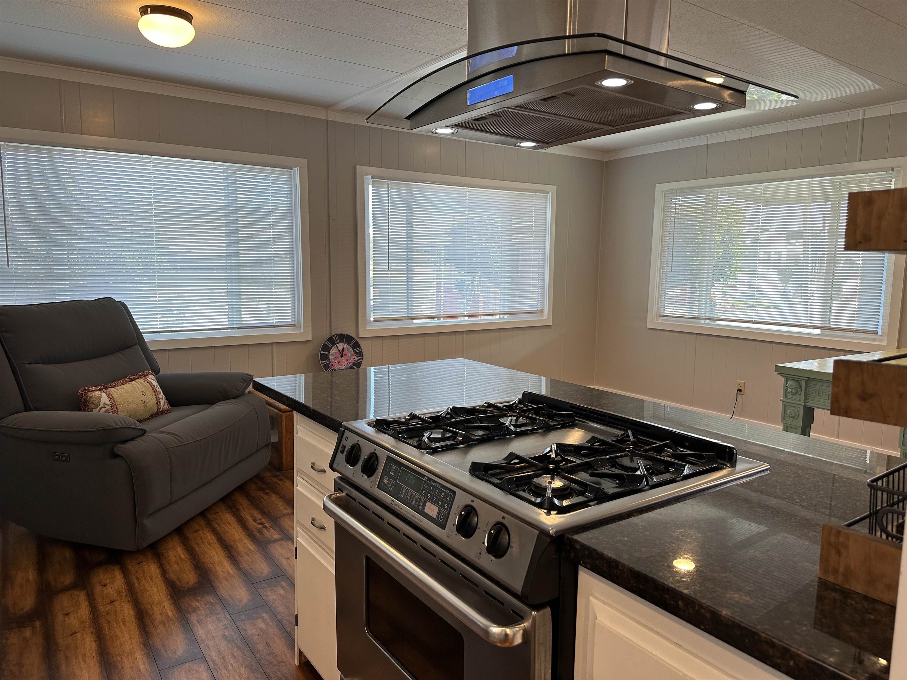 Detail Gallery Image 16 of 32 For 1150 W Winton Ave. #207,  Hayward,  CA 94545 - 2 Beds | 2 Baths