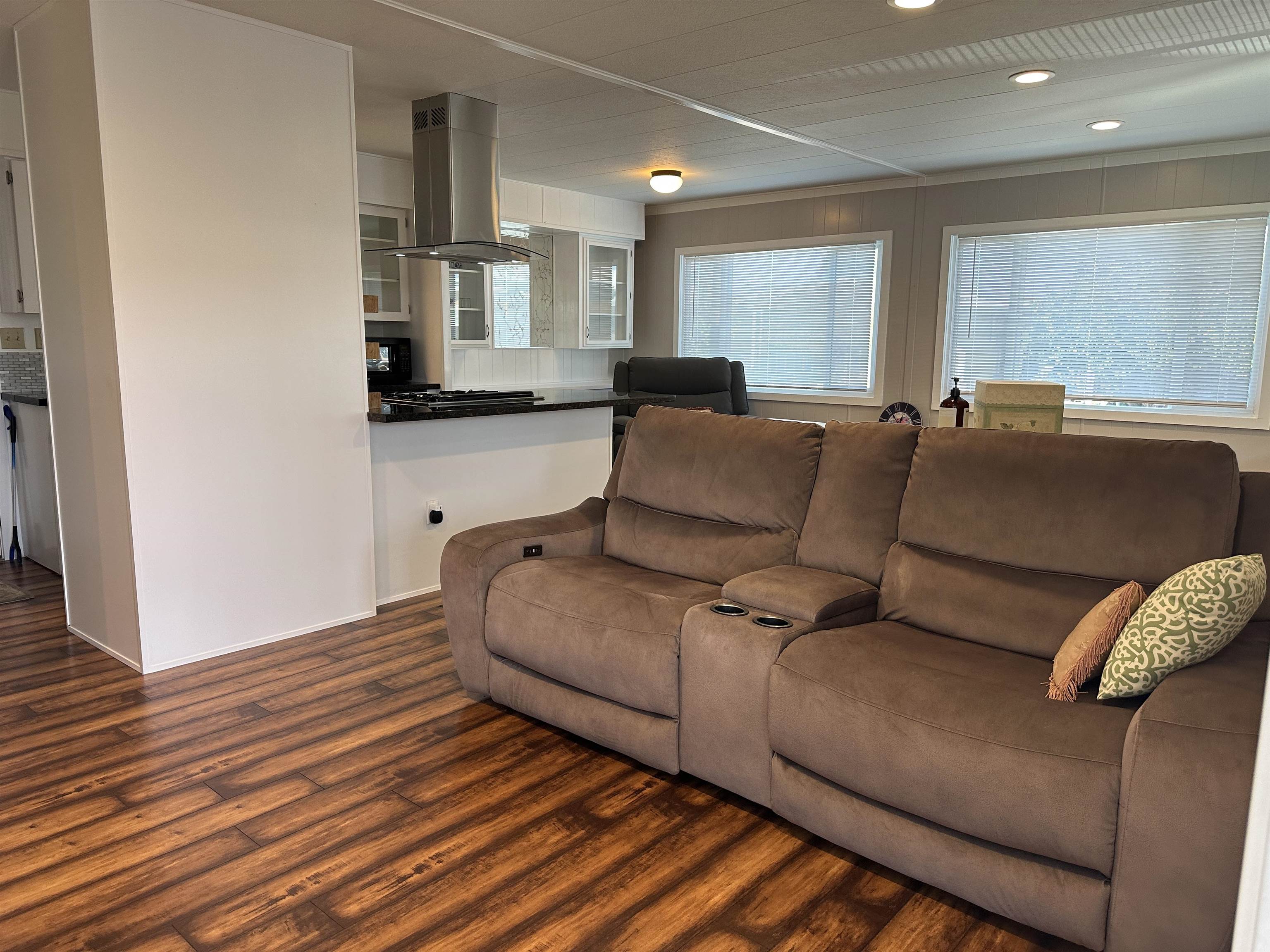 Detail Gallery Image 5 of 32 For 1150 W Winton Ave. #207,  Hayward,  CA 94545 - 2 Beds | 2 Baths