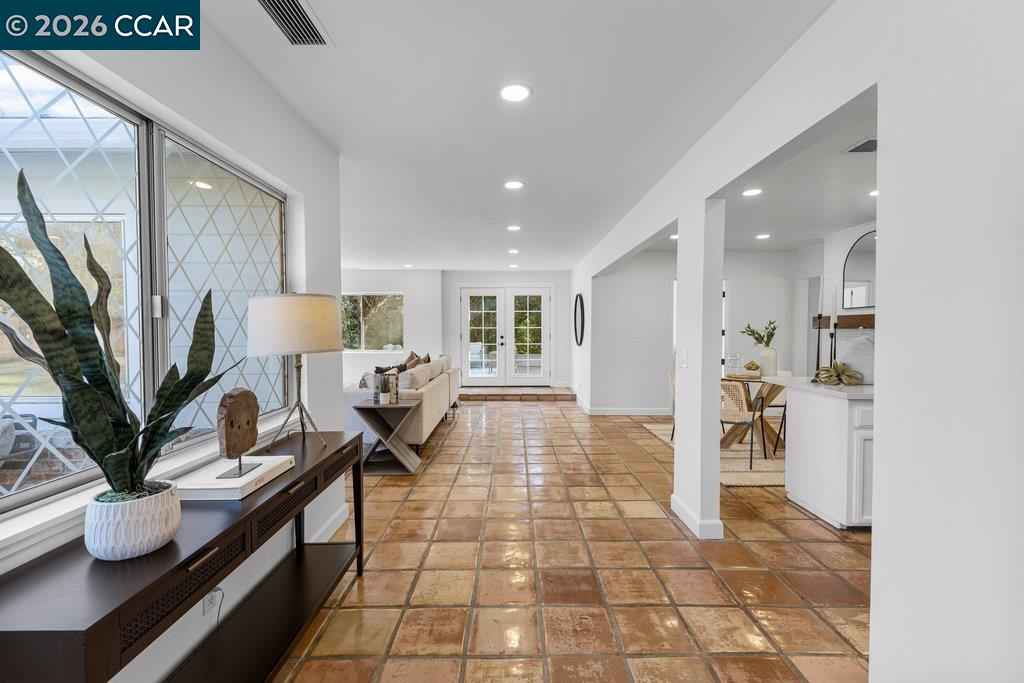 Detail Gallery Image 5 of 53 For 205 Castle Hill Ranch Rd, Walnut Creek,  CA 94595 - 4 Beds | 2 Baths