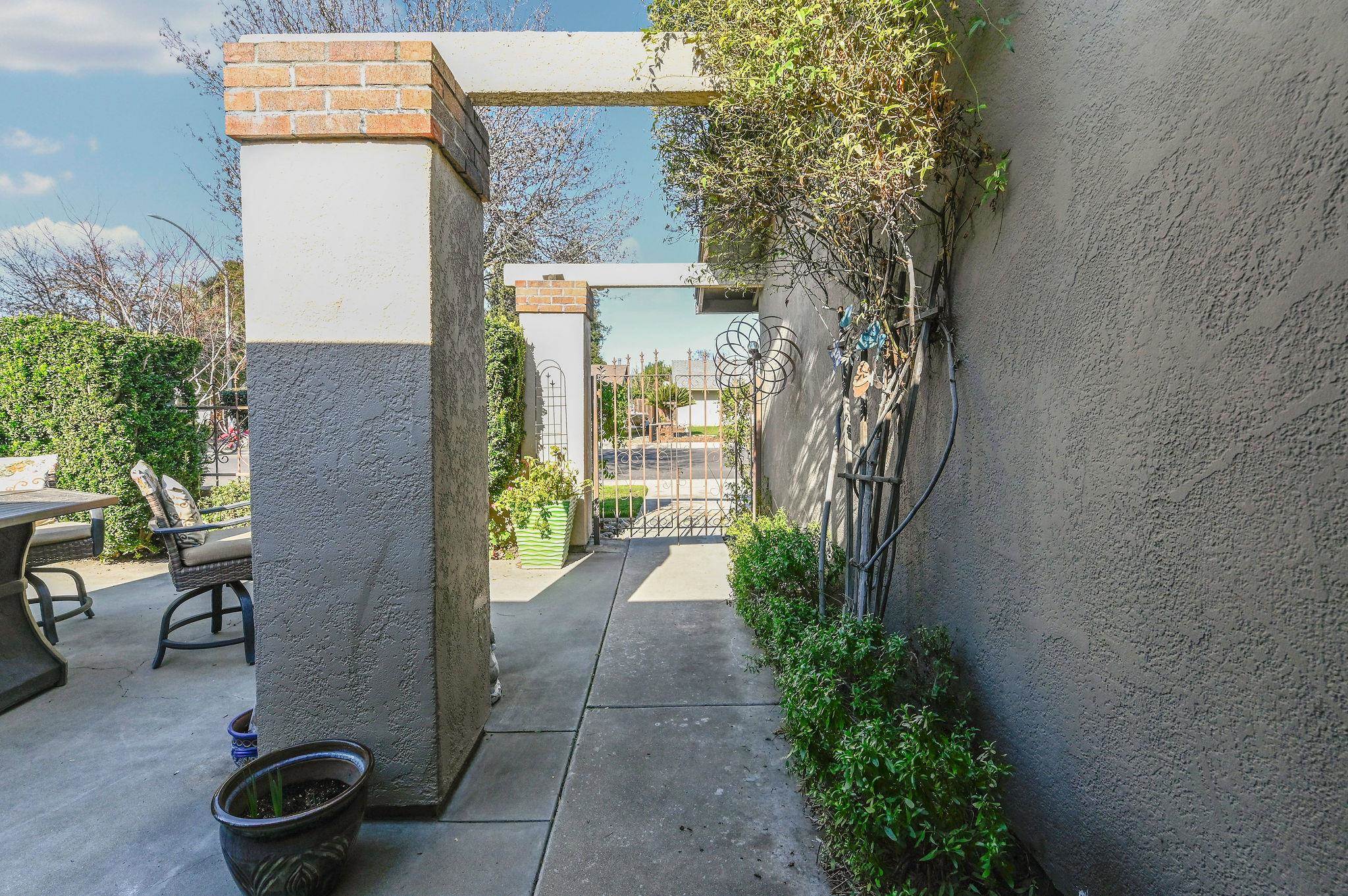 Detail Gallery Image 9 of 60 For 2628 Coral Oak, Modesto,  CA 95355 - 3 Beds | 2 Baths