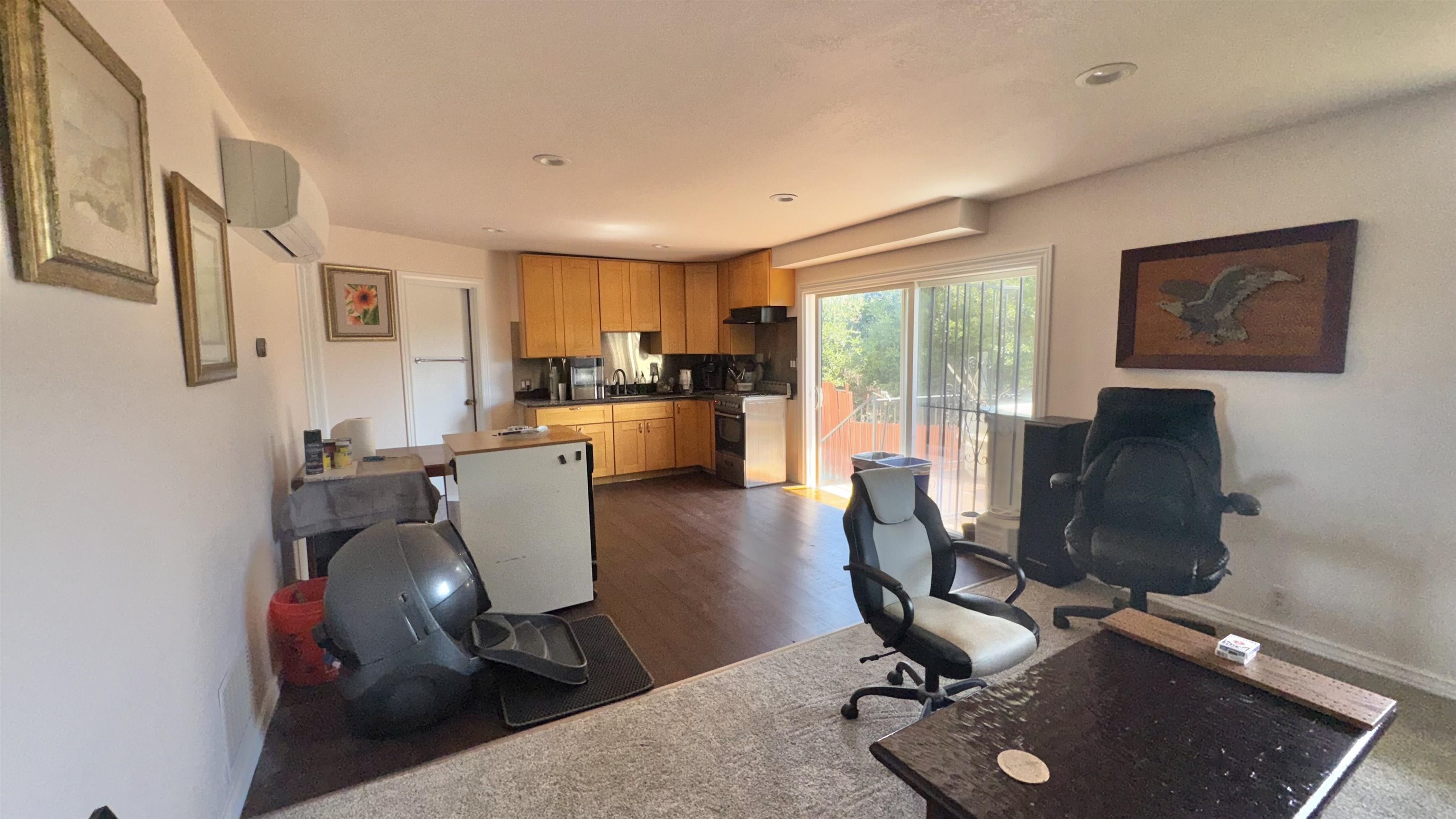 Detail Gallery Image 13 of 15 For 8491 Ney Ave, Oakland,  CA 94605 - 3 Beds | 2/1 Baths