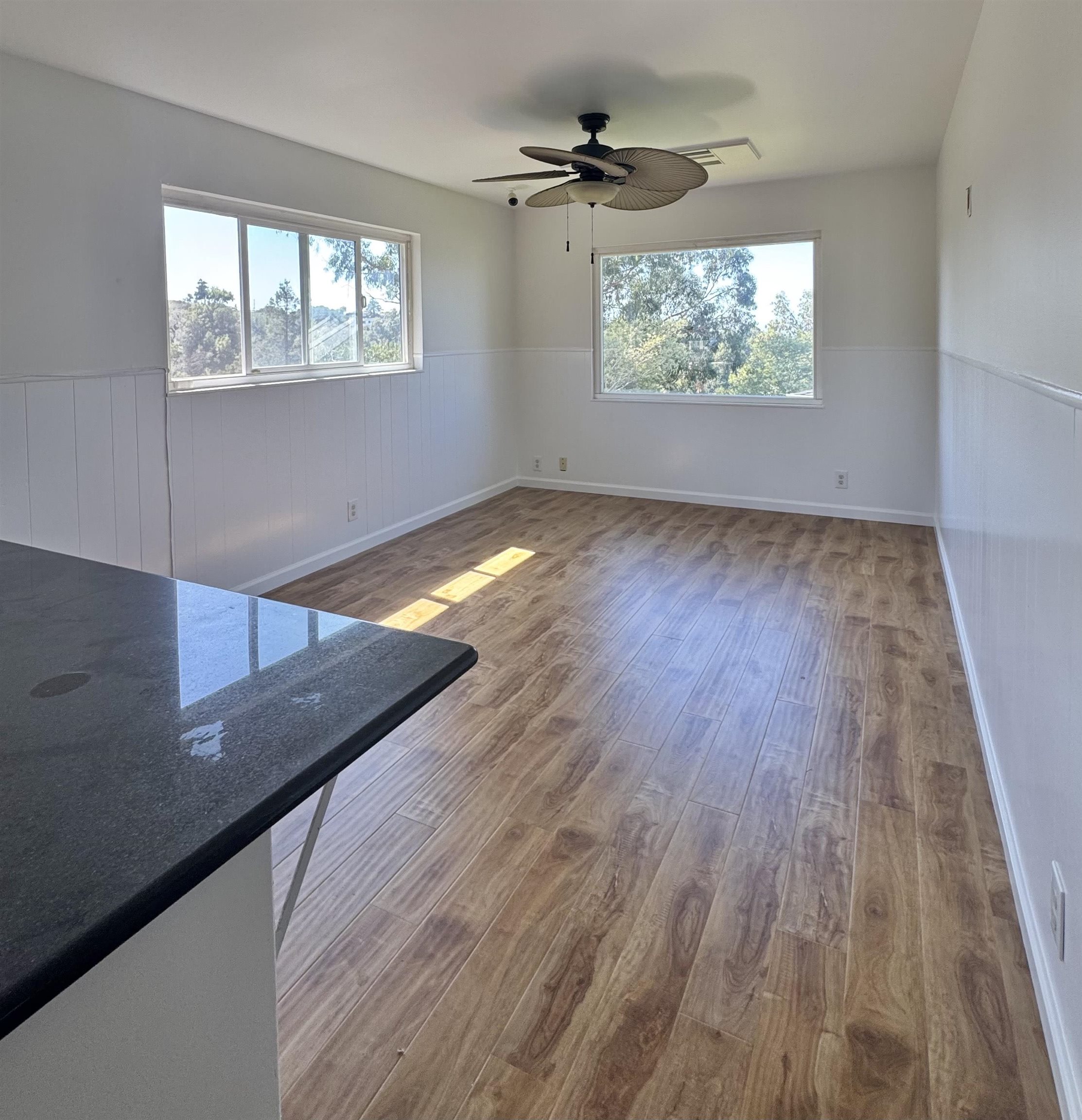 Detail Gallery Image 4 of 15 For 8491 Ney Ave, Oakland,  CA 94605 - 3 Beds | 2/1 Baths