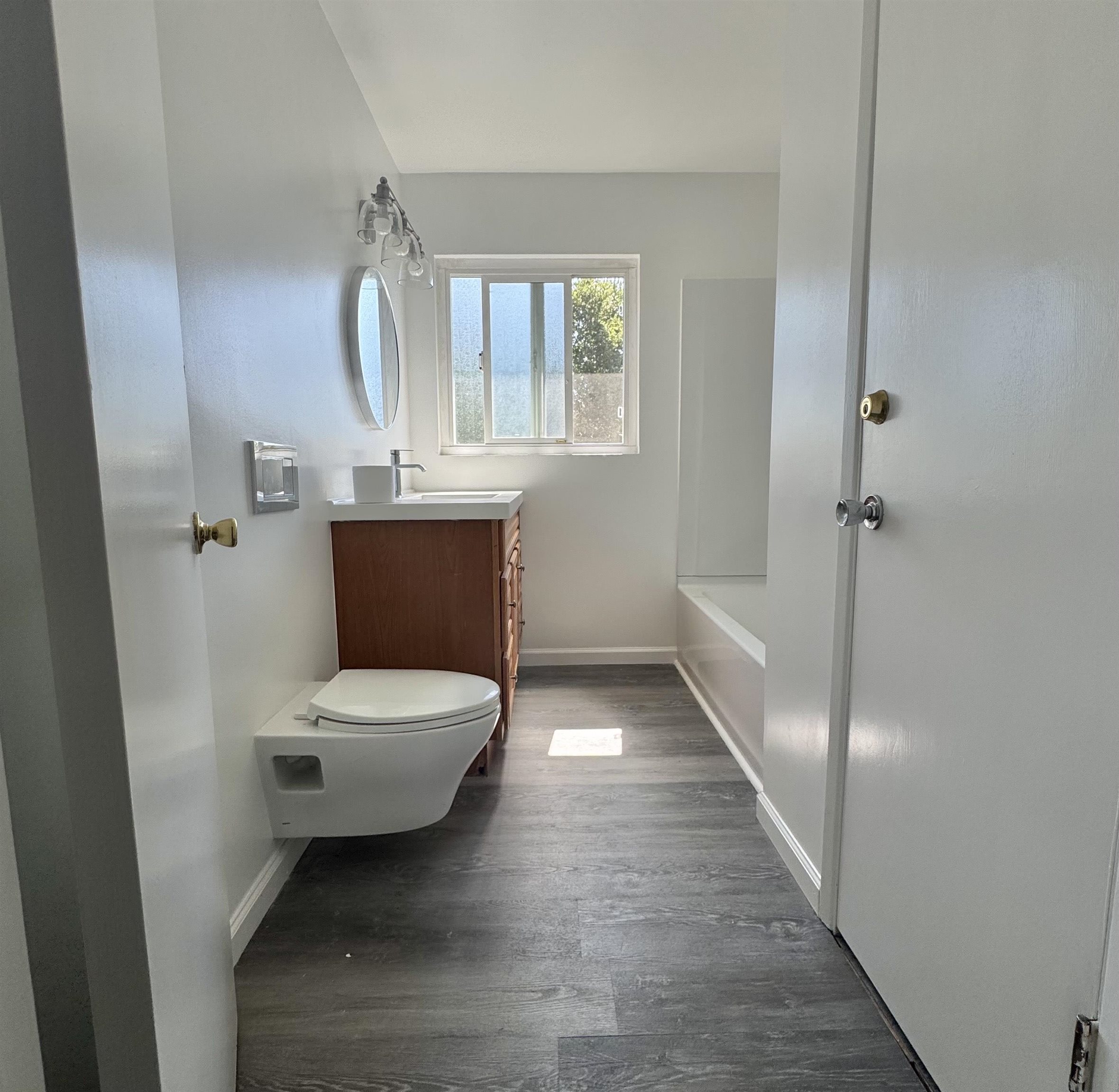 Detail Gallery Image 6 of 15 For 8491 Ney Ave, Oakland,  CA 94605 - 3 Beds | 2/1 Baths