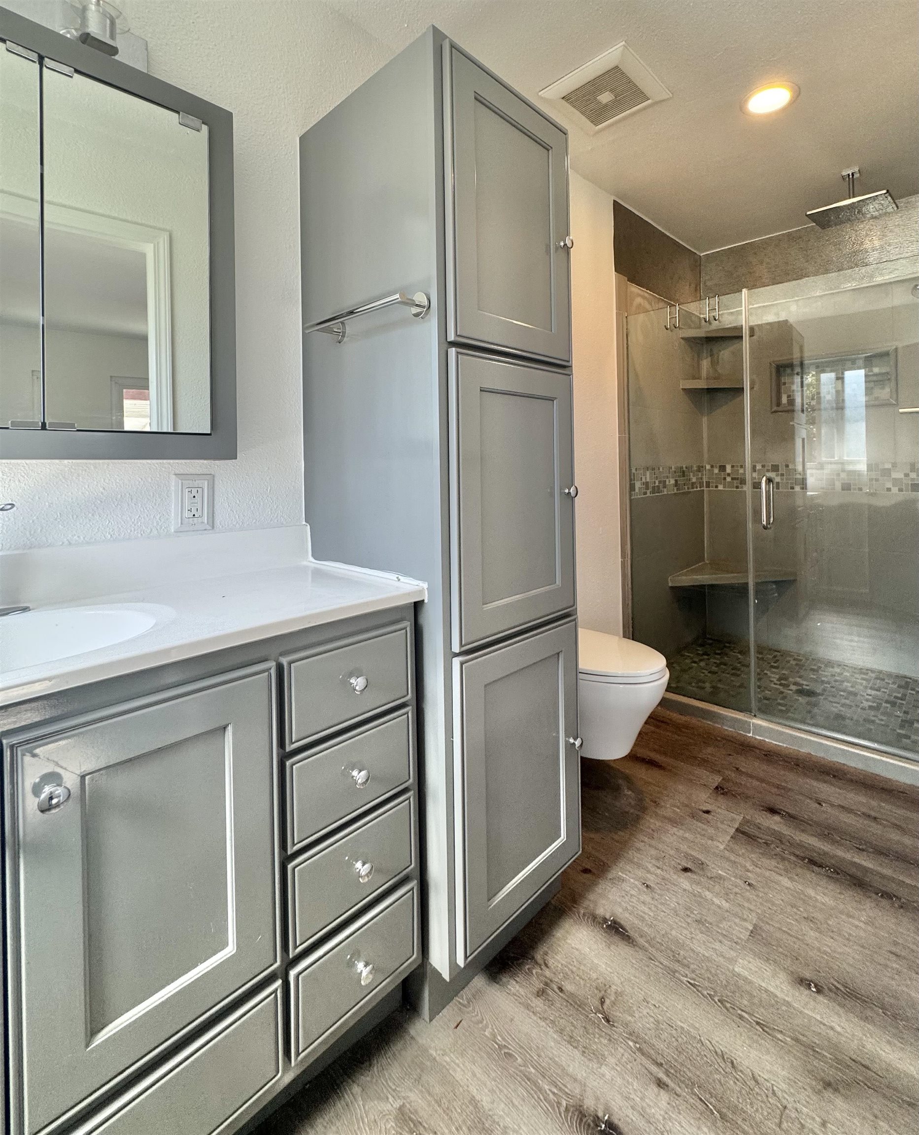 Detail Gallery Image 7 of 15 For 8491 Ney Ave, Oakland,  CA 94605 - 3 Beds | 2/1 Baths