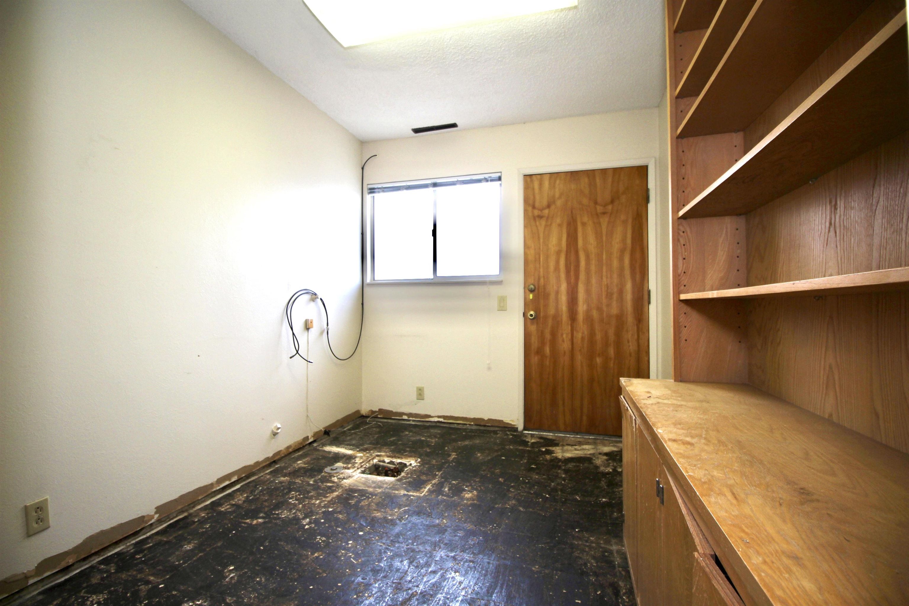 Detail Gallery Image 11 of 22 For 15845 Channel, San Lorenzo,  CA 94580 - – Beds | – Baths