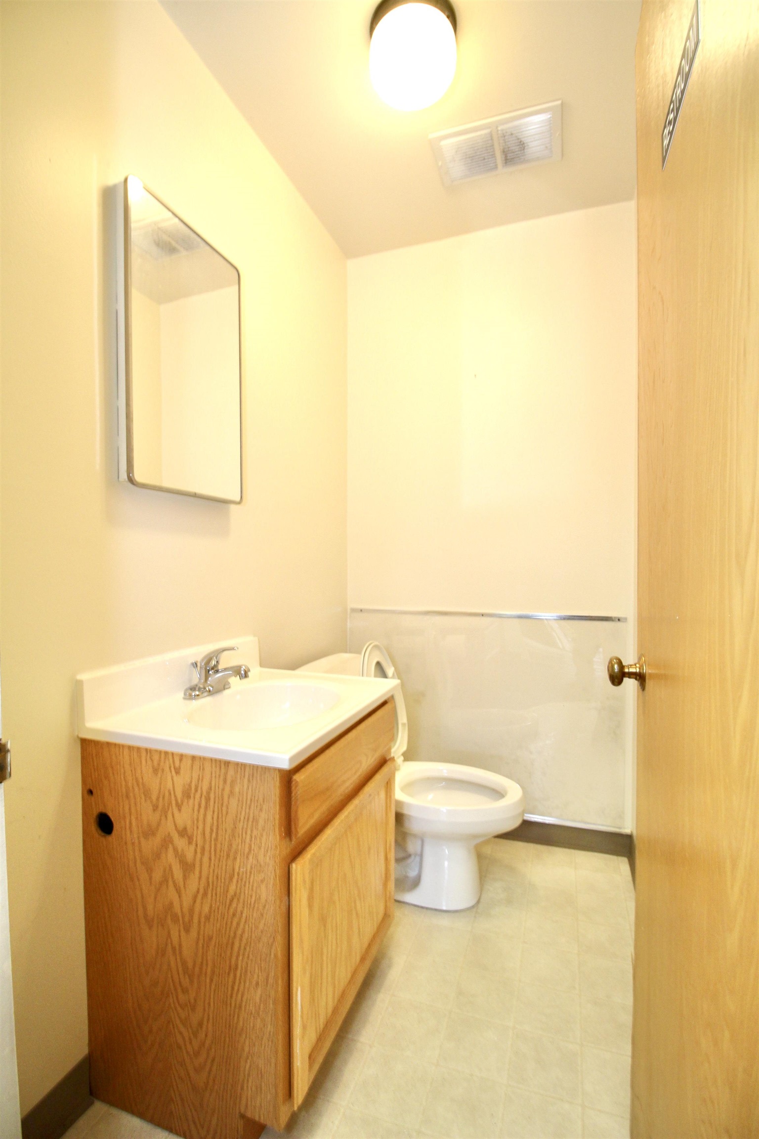 Detail Gallery Image 13 of 22 For 15845 Channel, San Lorenzo,  CA 94580 - – Beds | – Baths