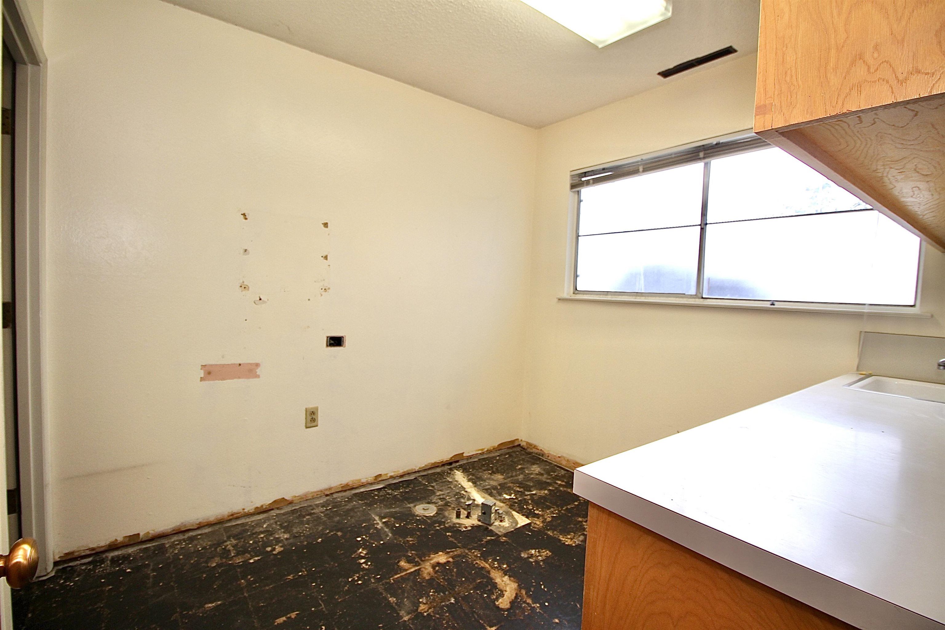 Detail Gallery Image 19 of 22 For 15845 Channel, San Lorenzo,  CA 94580 - – Beds | – Baths