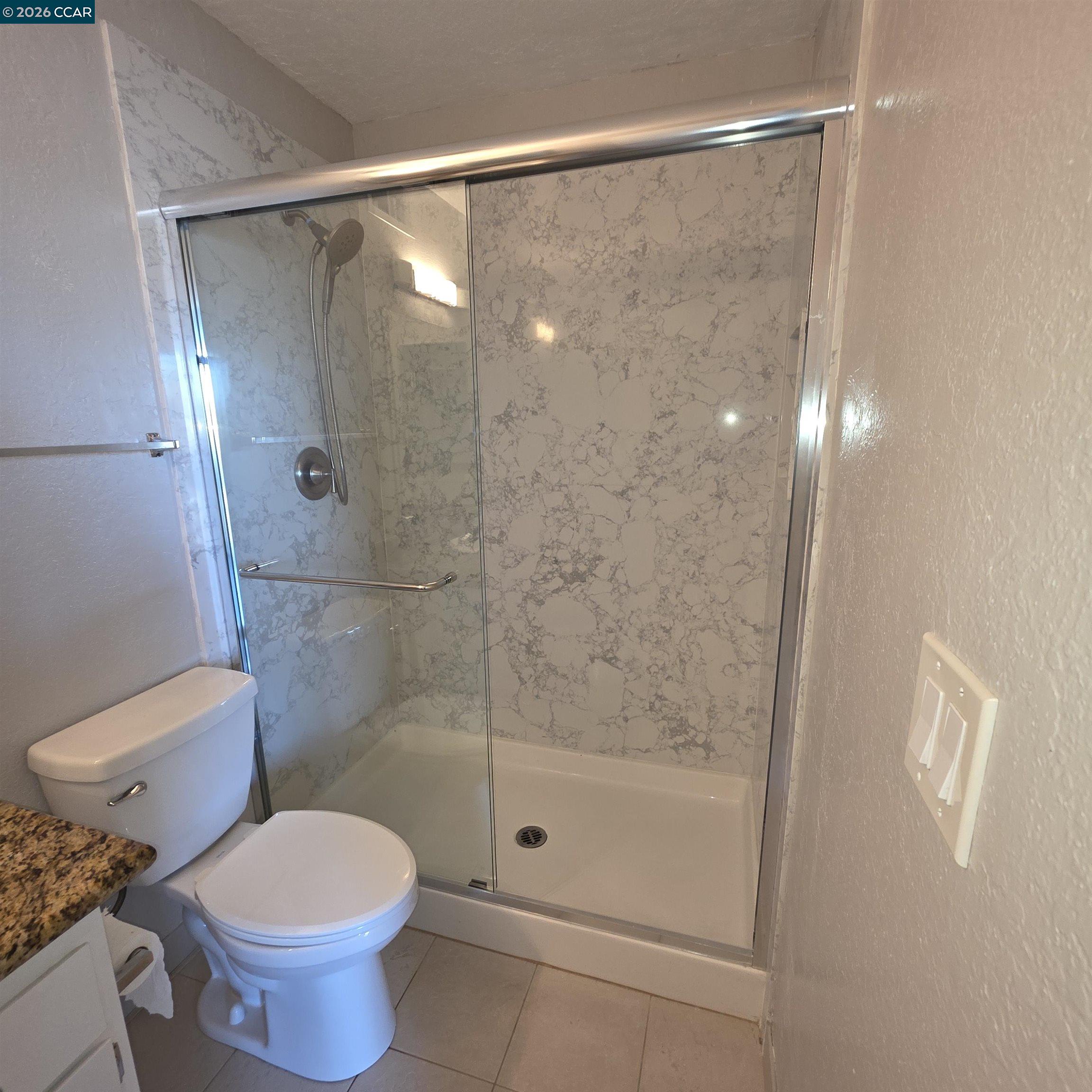 Detail Gallery Image 12 of 19 For 4360 Eagle Peak Rd #B,  Concord,  CA 94521 - 3 Beds | 2/1 Baths