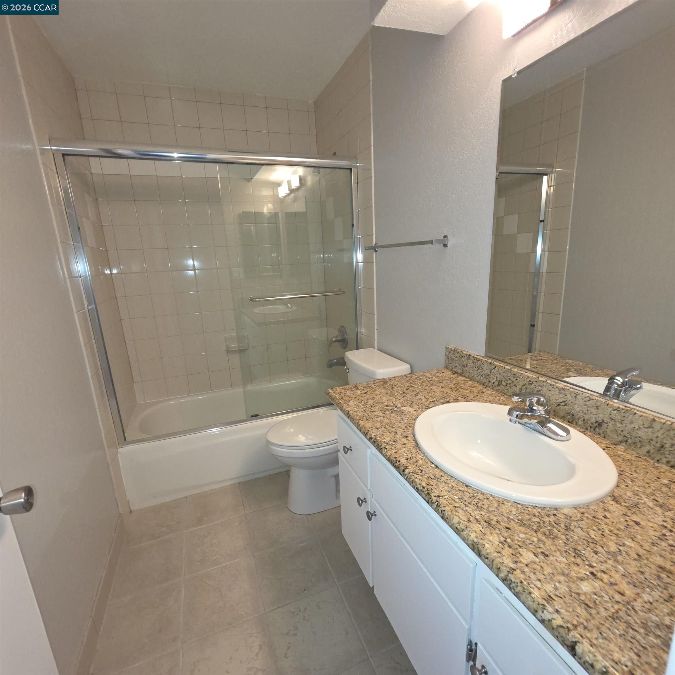 Detail Gallery Image 13 of 19 For 4360 Eagle Peak Rd #B,  Concord,  CA 94521 - 3 Beds | 2/1 Baths