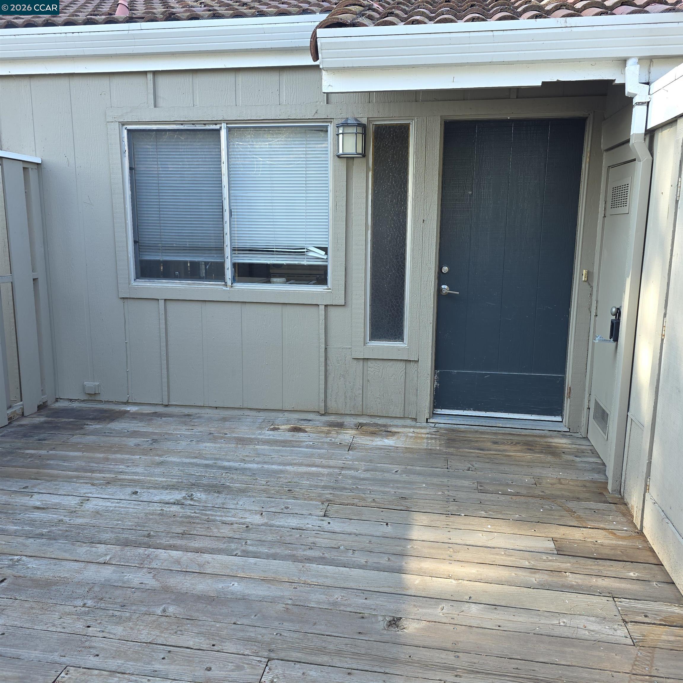 Detail Gallery Image 4 of 19 For 4360 Eagle Peak Rd #B,  Concord,  CA 94521 - 3 Beds | 2/1 Baths