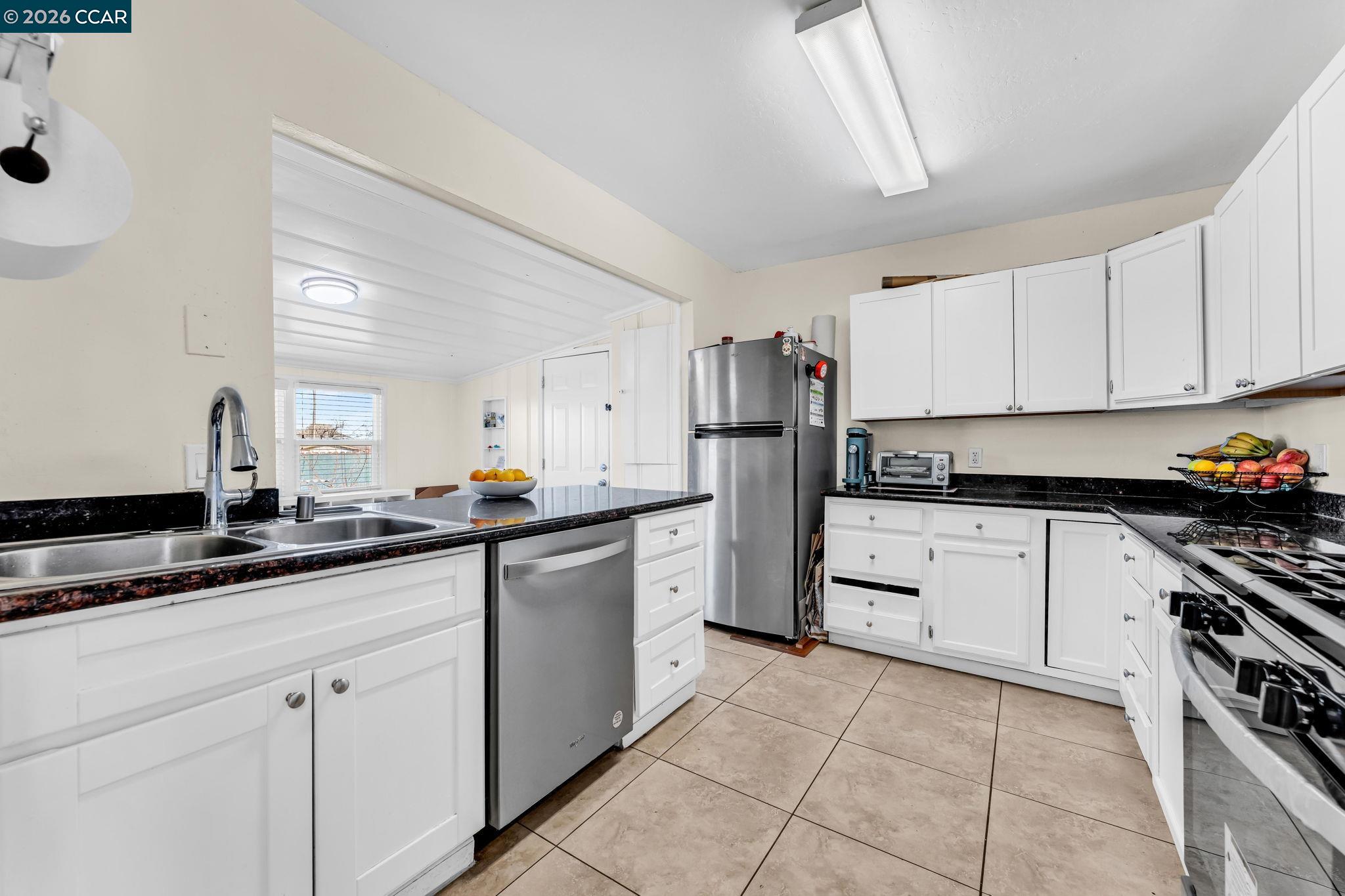 Detail Gallery Image 16 of 38 For 104 Alvarado Ave, Pittsburg,  CA 94565 - 3 Beds | 1 Baths