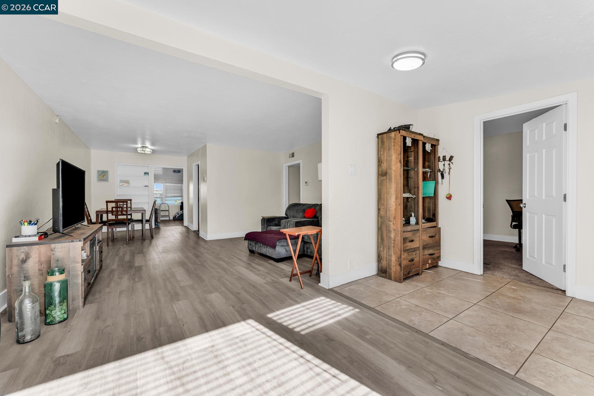 Detail Gallery Image 3 of 38 For 104 Alvarado Ave, Pittsburg,  CA 94565 - 3 Beds | 1 Baths