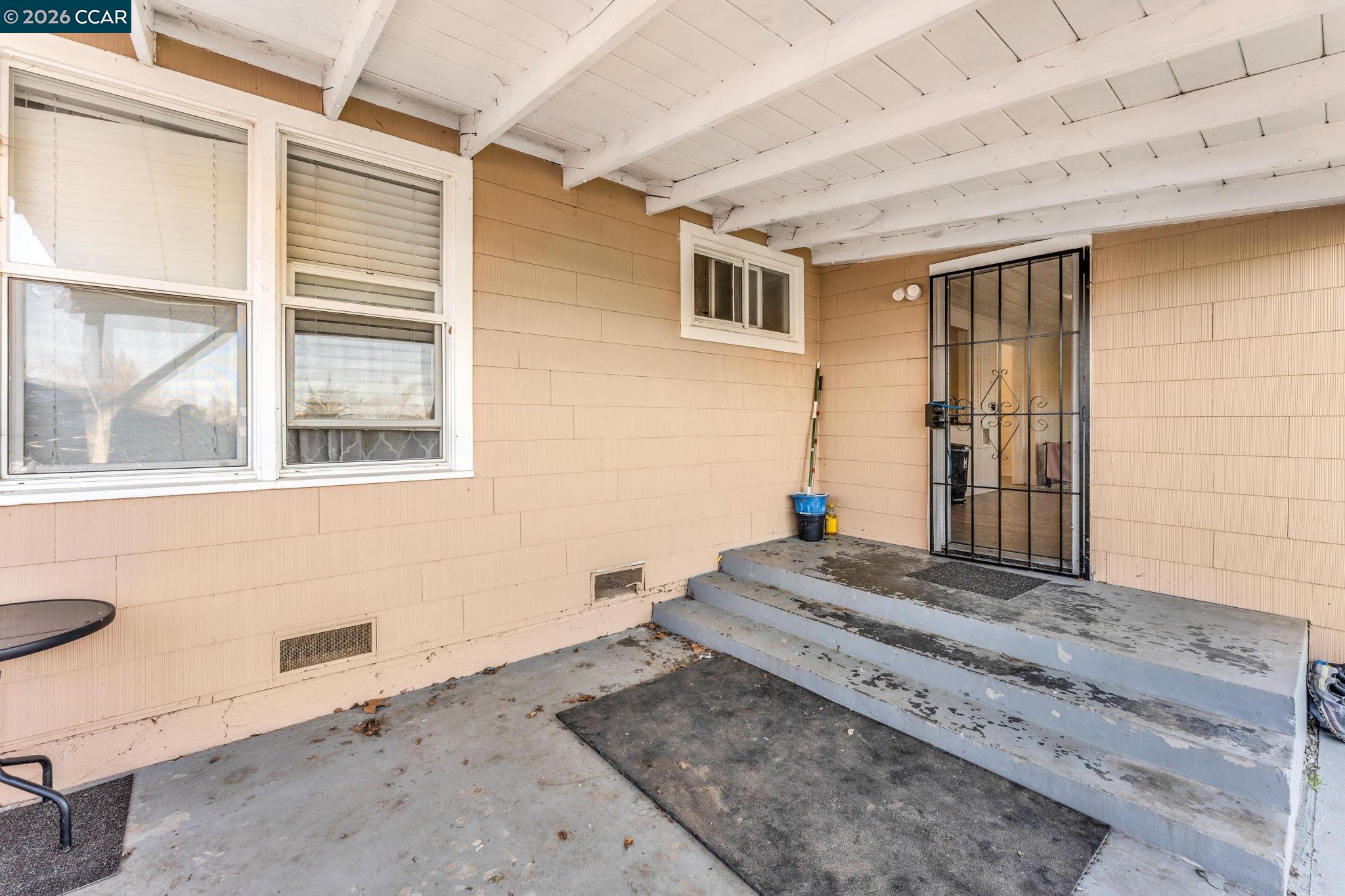 Detail Gallery Image 30 of 38 For 104 Alvarado Ave, Pittsburg,  CA 94565 - 3 Beds | 1 Baths