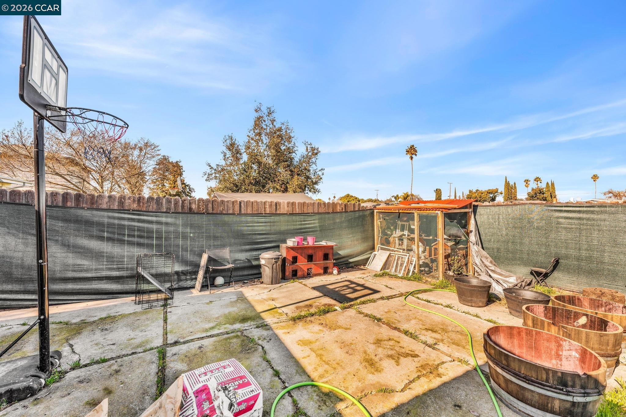 Detail Gallery Image 31 of 38 For 104 Alvarado Ave, Pittsburg,  CA 94565 - 3 Beds | 1 Baths