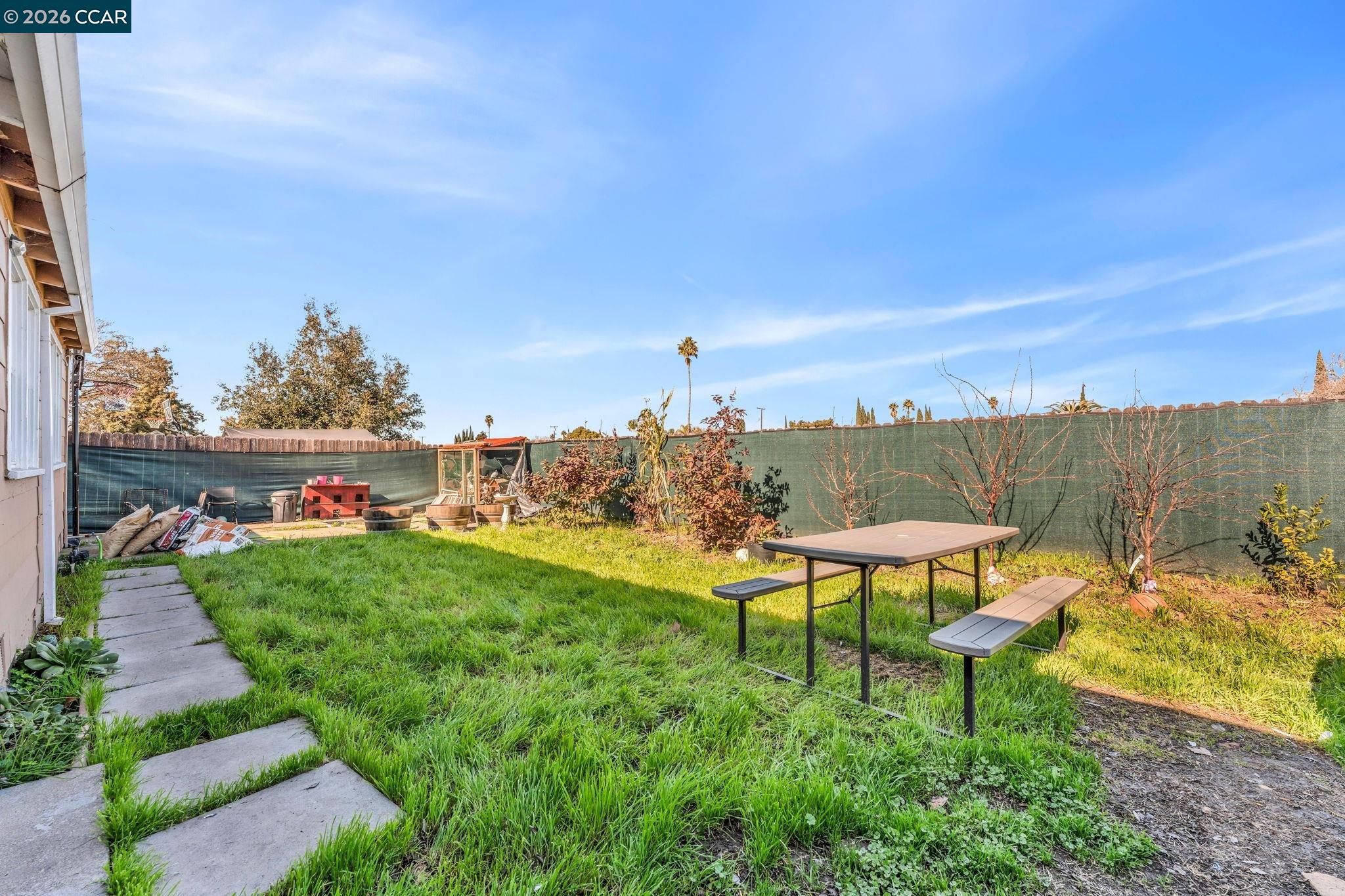 Detail Gallery Image 34 of 38 For 104 Alvarado Ave, Pittsburg,  CA 94565 - 3 Beds | 1 Baths