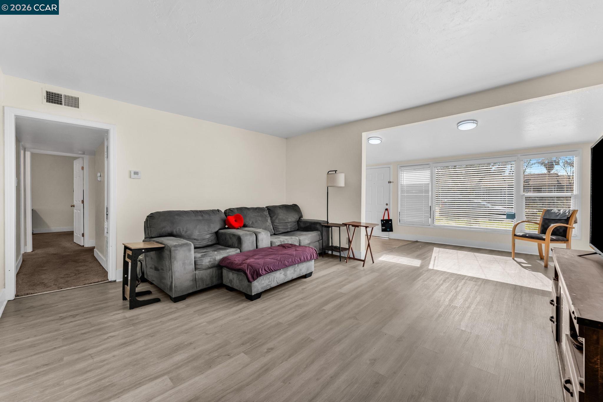 Detail Gallery Image 5 of 38 For 104 Alvarado Ave, Pittsburg,  CA 94565 - 3 Beds | 1 Baths