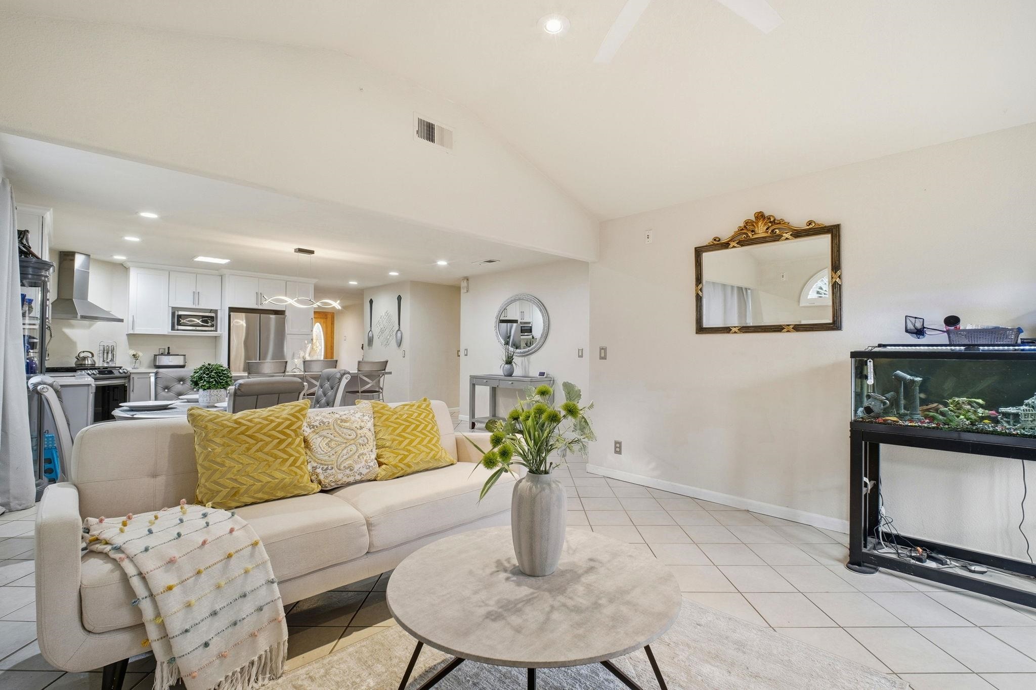 Detail Gallery Image 7 of 28 For 3020 San Andreas Dr, Union City,  CA 94587 - 3 Beds | 2 Baths