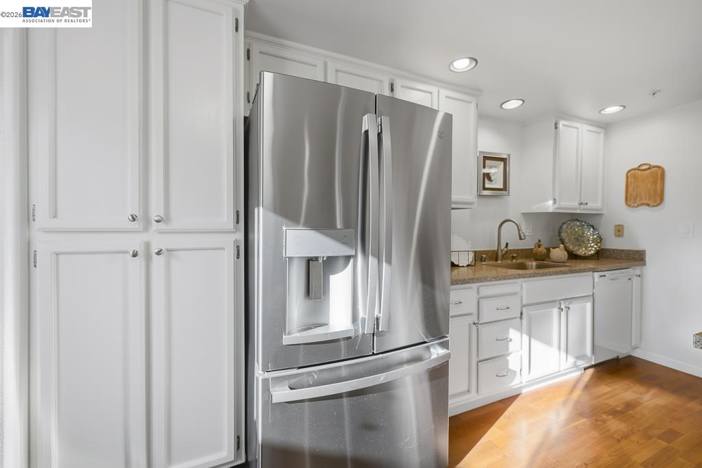 Detail Gallery Image 20 of 49 For 122 Vista Hermosa, Walnut Creek,  CA 94597 - 2 Beds | 2/1 Baths