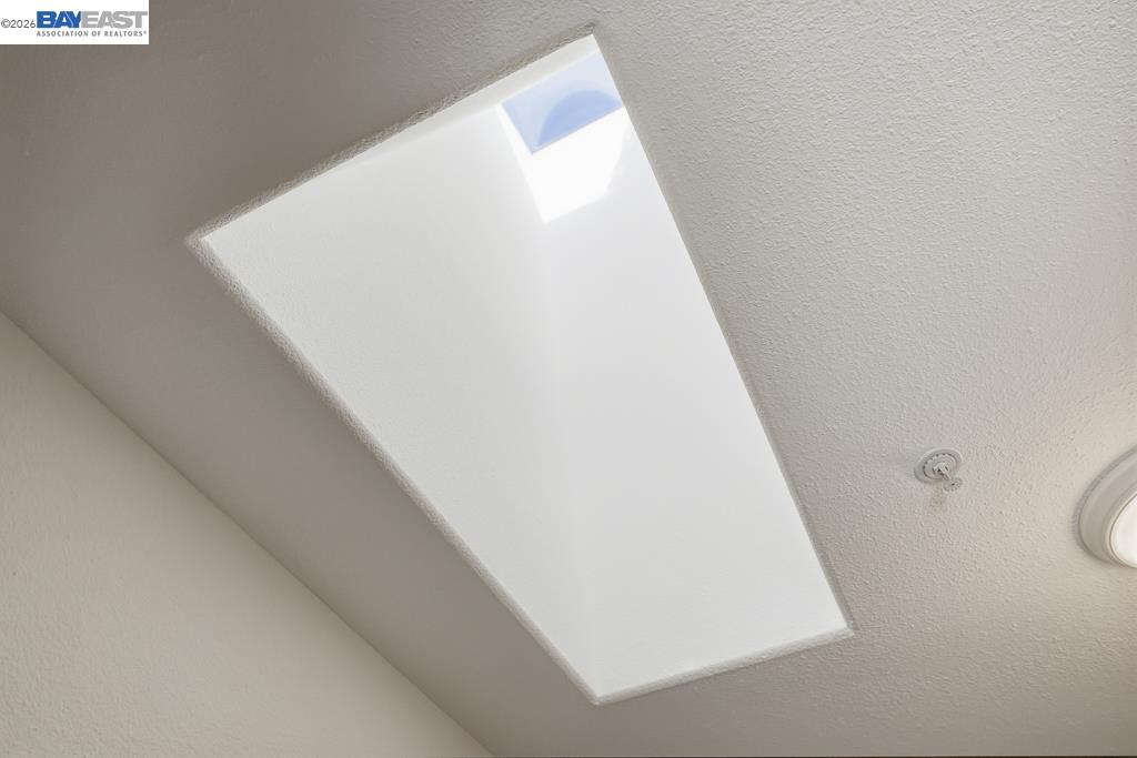 Detail Gallery Image 32 of 49 For 122 Vista Hermosa, Walnut Creek,  CA 94597 - 2 Beds | 2/1 Baths