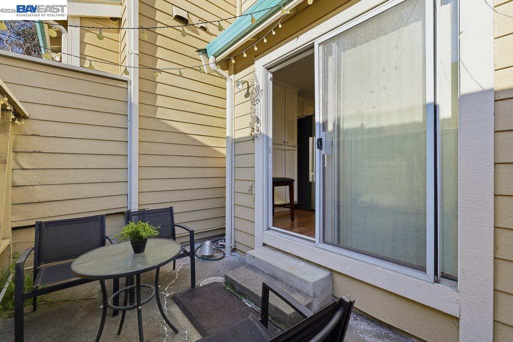 Detail Gallery Image 46 of 49 For 122 Vista Hermosa, Walnut Creek,  CA 94597 - 2 Beds | 2/1 Baths