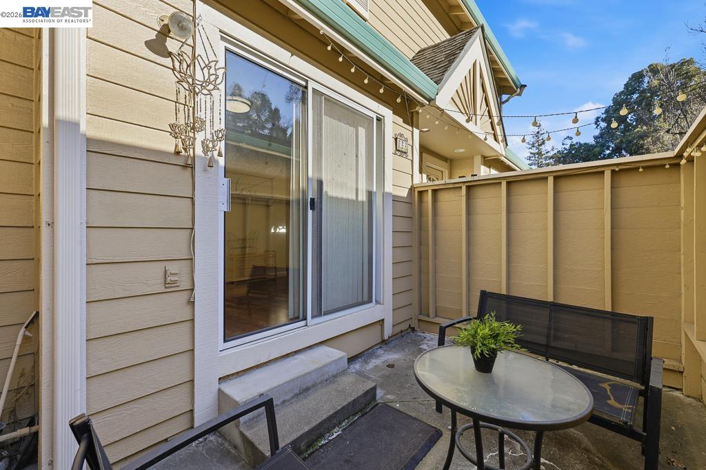 Detail Gallery Image 47 of 49 For 122 Vista Hermosa, Walnut Creek,  CA 94597 - 2 Beds | 2/1 Baths