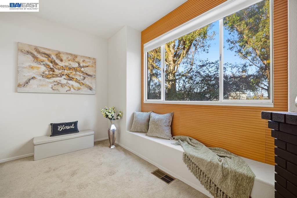 Detail Gallery Image 8 of 49 For 122 Vista Hermosa, Walnut Creek,  CA 94597 - 2 Beds | 2/1 Baths