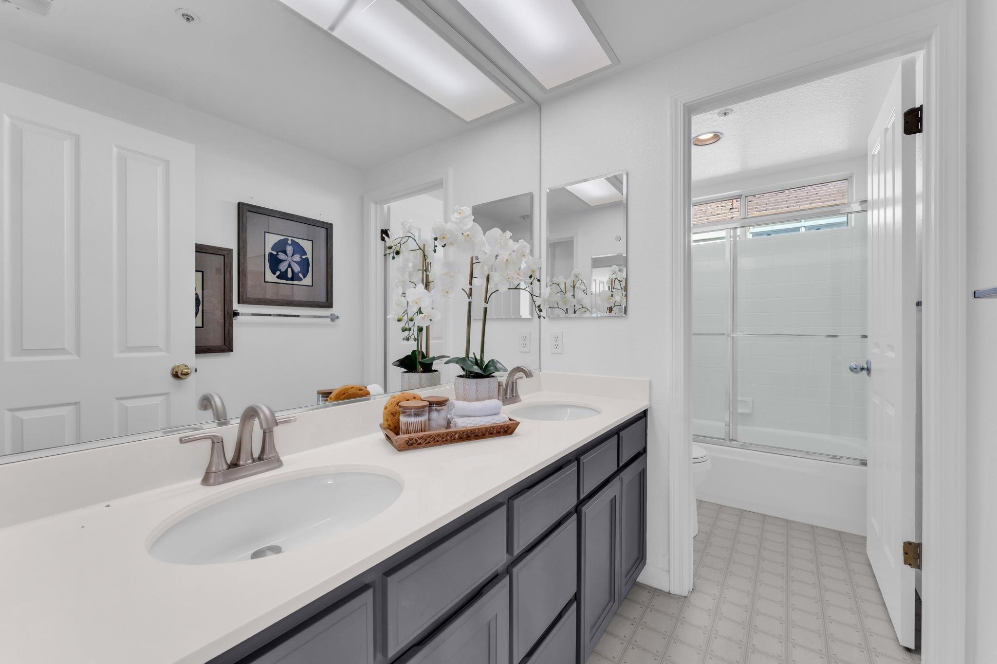 Detail Gallery Image 17 of 46 For 30300 Meridien Cir, Union City,  CA 94587 - 4 Beds | 3 Baths