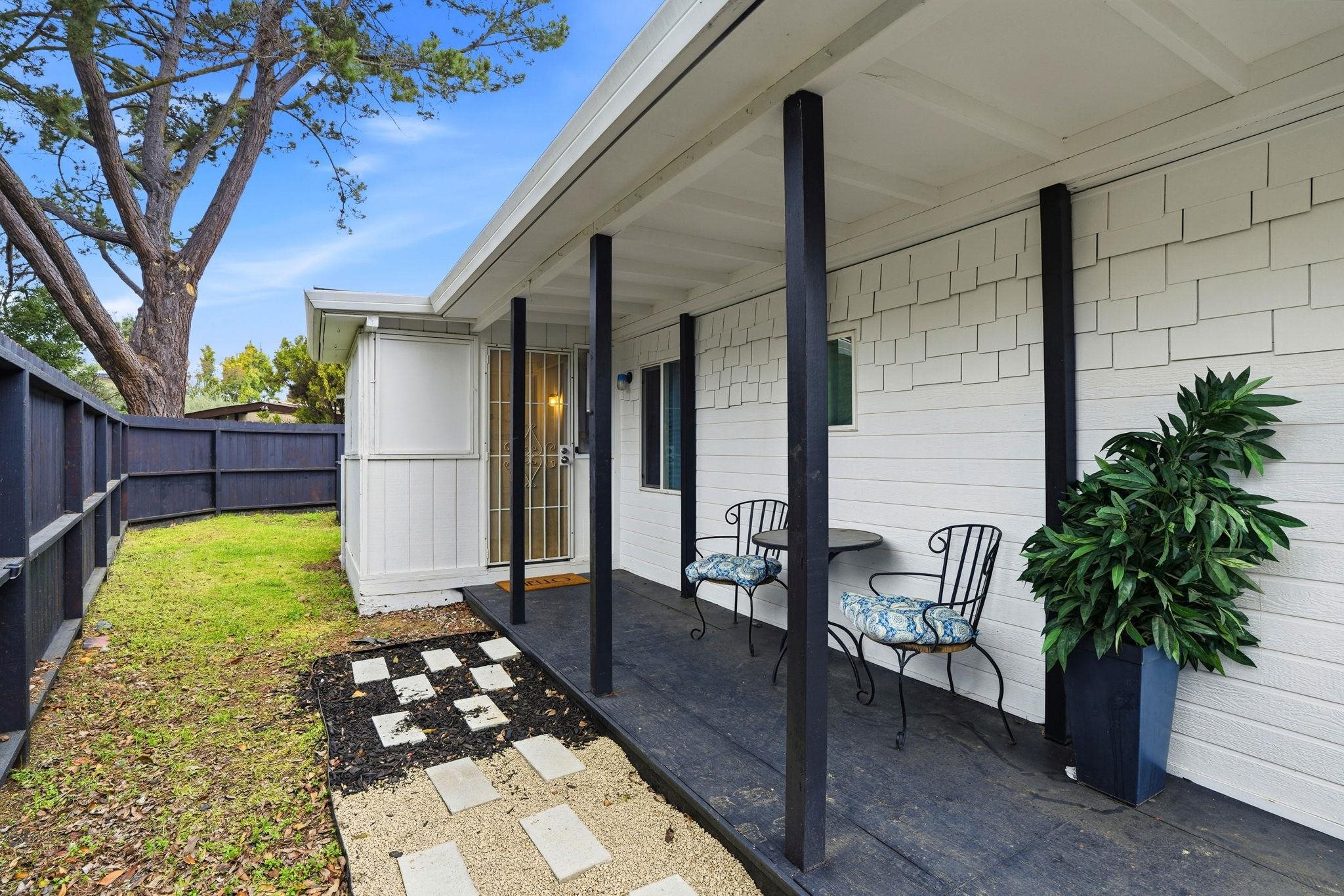 Detail Gallery Image 6 of 47 For 142 Ann Ct, Vallejo,  CA 94590 - 2 Beds | 2 Baths