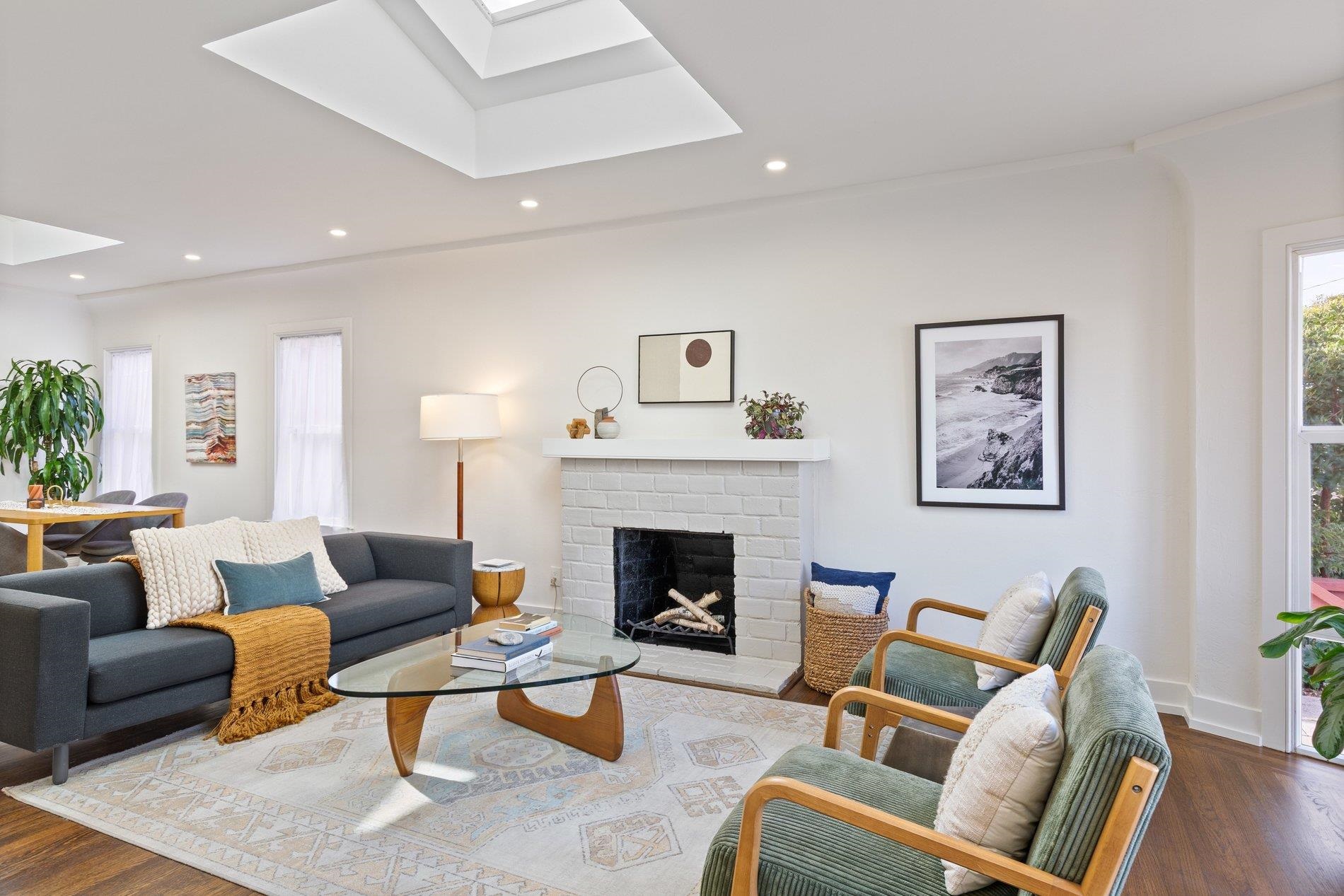 Detail Gallery Image 4 of 36 For 1512 Hearst Ave, Berkeley,  CA 94703 - 2 Beds | 1 Baths