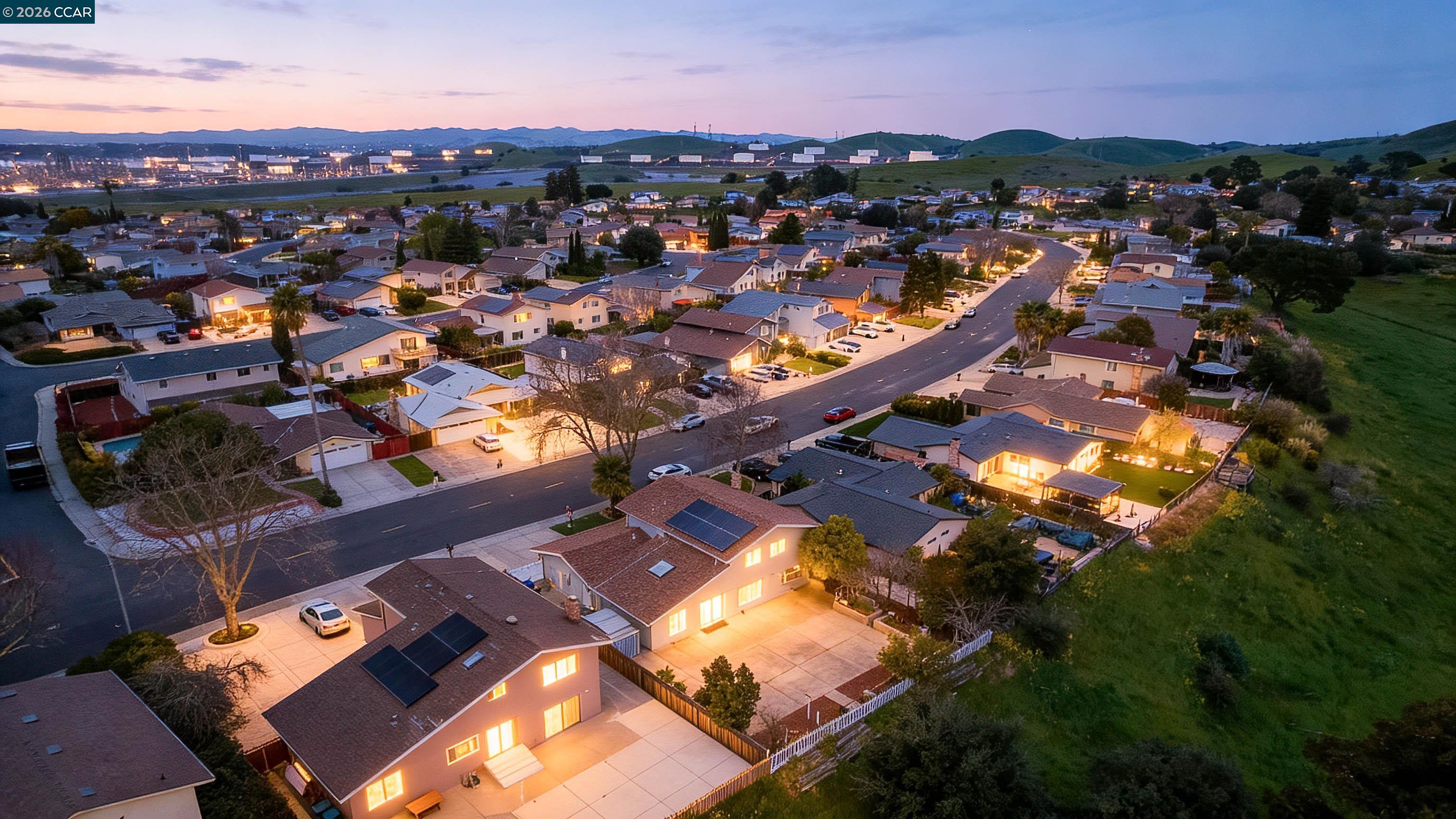 Detail Gallery Image 3 of 60 For 922 Coral Dr, Rodeo,  CA 94572 - 4 Beds | 3 Baths