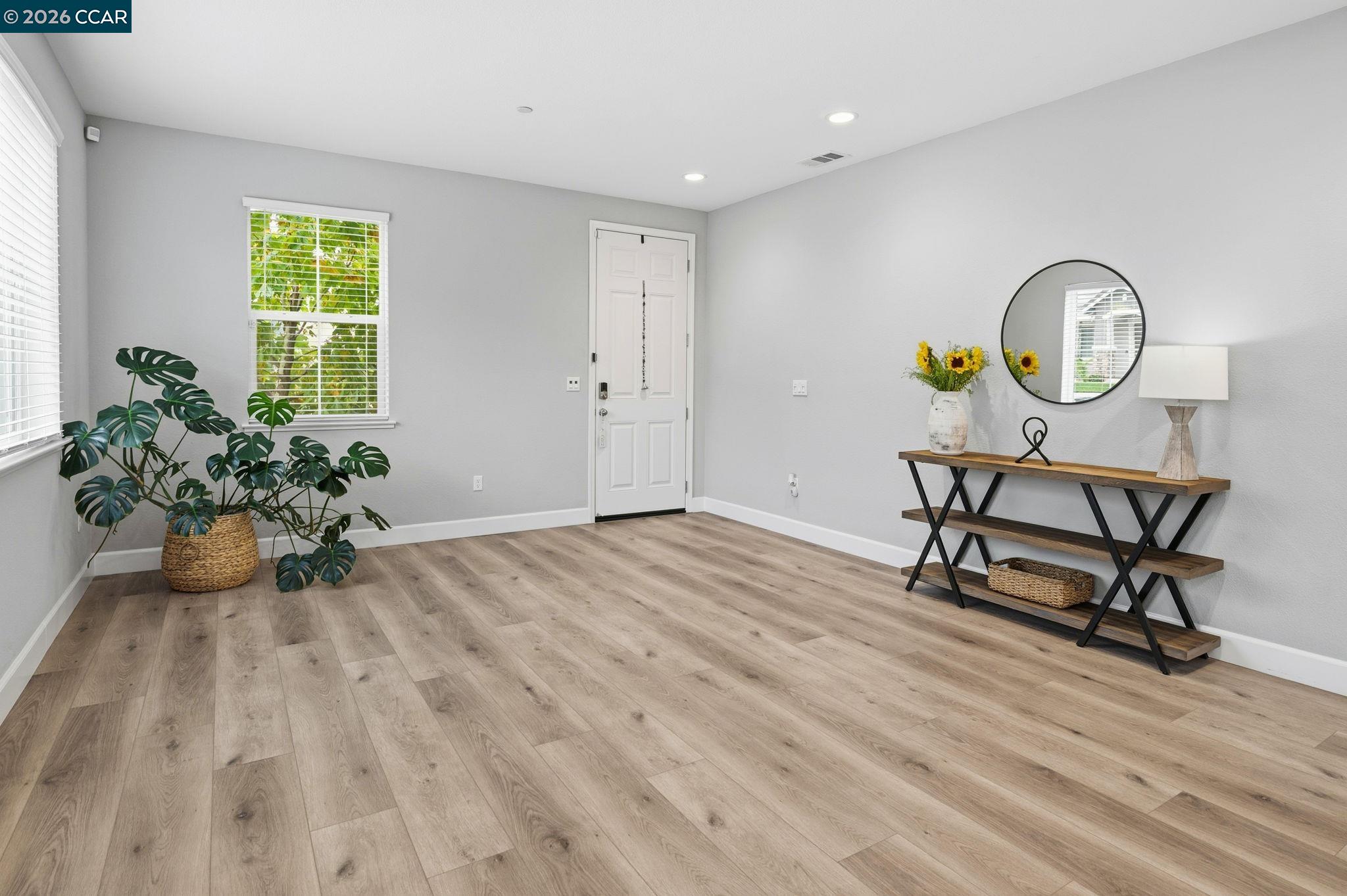 Detail Gallery Image 12 of 37 For 5227 Waterleaf Ln, Fairfield,  CA 94534 - 4 Beds | 2/1 Baths