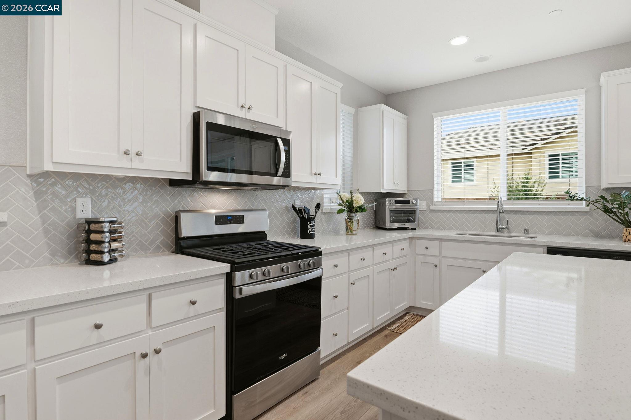 Detail Gallery Image 5 of 37 For 5227 Waterleaf Ln, Fairfield,  CA 94534 - 4 Beds | 2/1 Baths