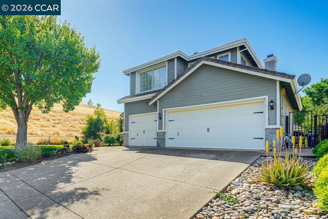 Detail Gallery Image 2 of 28 For 3121 Crestline Ct, Antioch,  CA 94531 - 4 Beds | 2/1 Baths