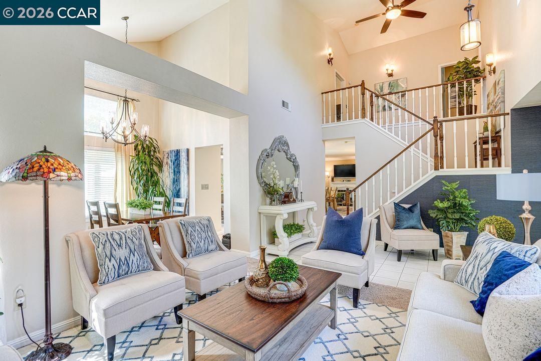 Detail Gallery Image 3 of 28 For 3121 Crestline Ct, Antioch,  CA 94531 - 4 Beds | 2/1 Baths