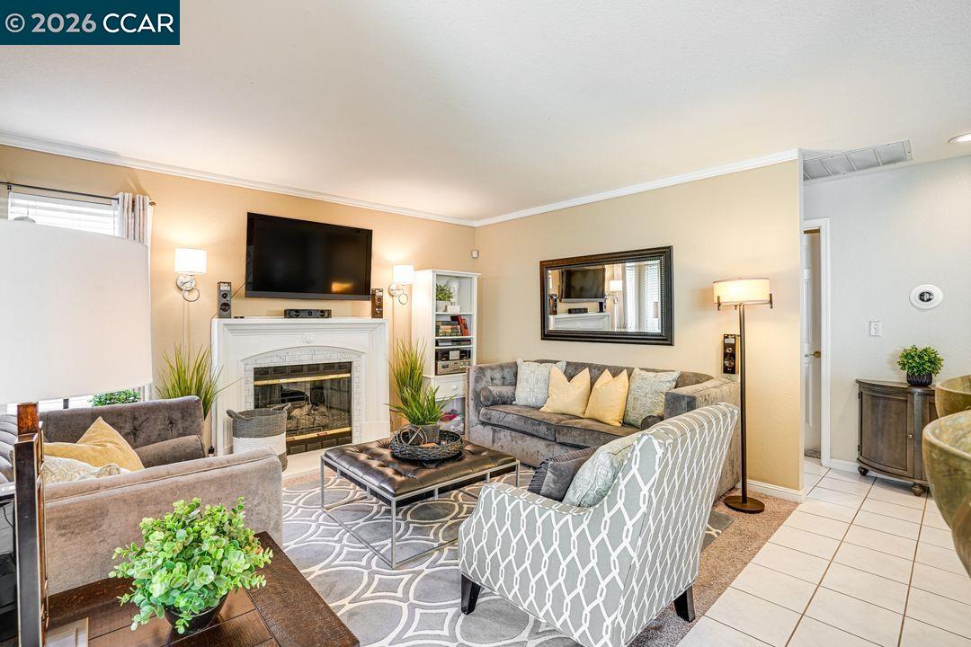 Detail Gallery Image 8 of 28 For 3121 Crestline Ct, Antioch,  CA 94531 - 4 Beds | 2/1 Baths