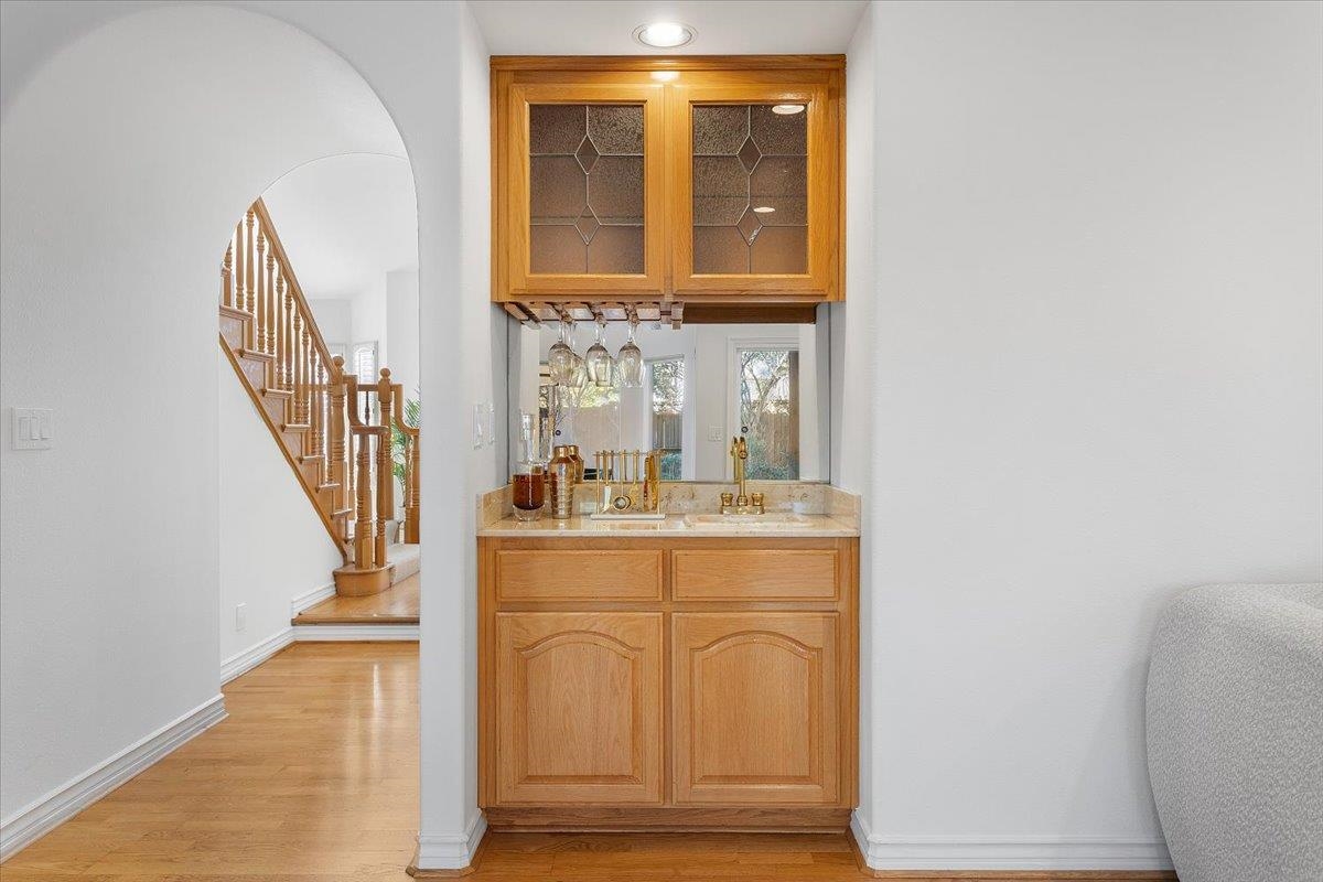 Detail Gallery Image 14 of 60 For 20946 Elbridge Ct, Castro Valley,  CA 94552 - 4 Beds | 3 Baths