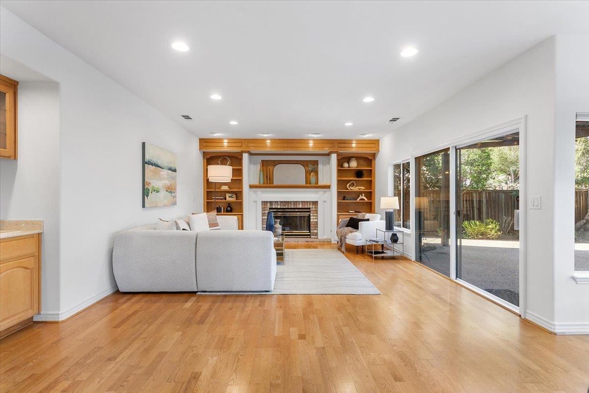 Detail Gallery Image 15 of 60 For 20946 Elbridge Ct, Castro Valley,  CA 94552 - 4 Beds | 3 Baths