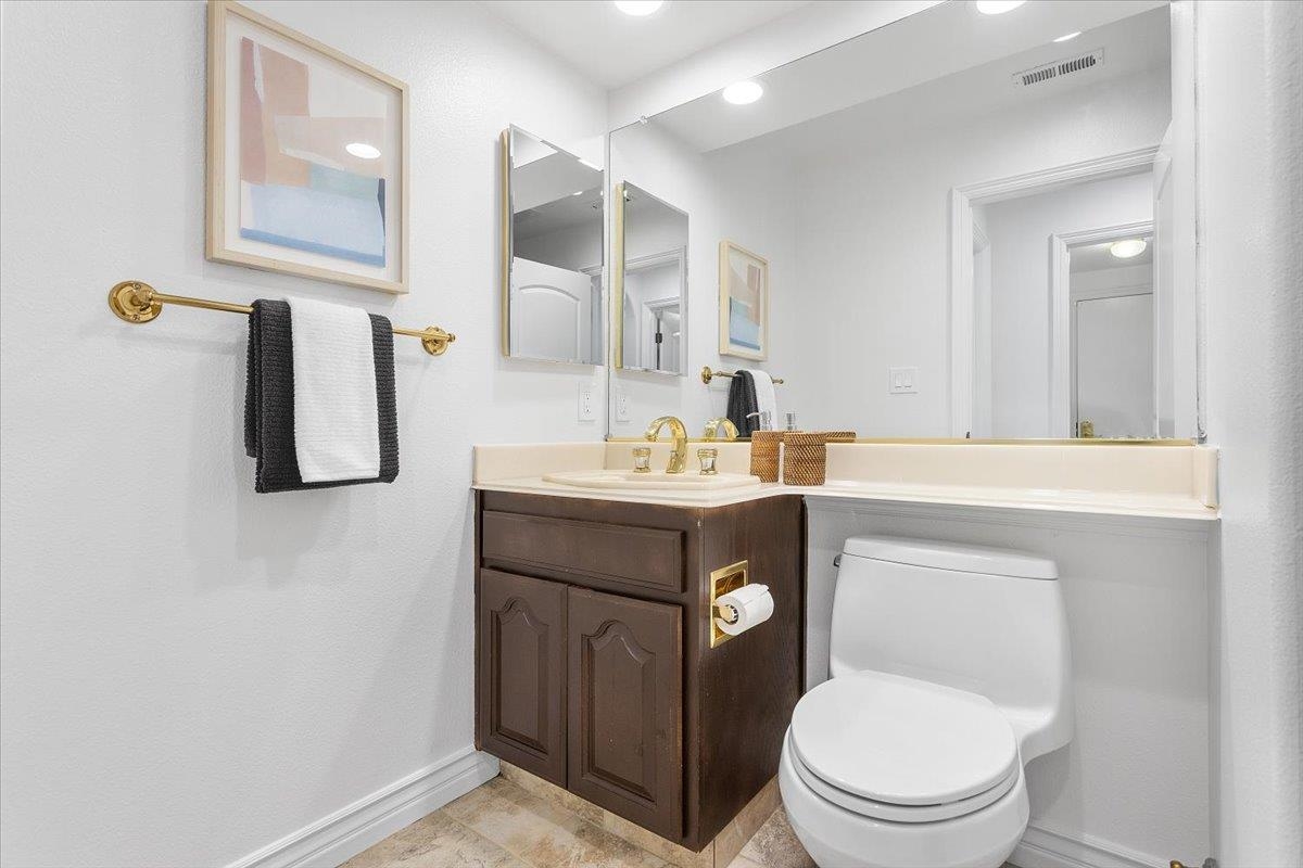 Detail Gallery Image 22 of 60 For 20946 Elbridge Ct, Castro Valley,  CA 94552 - 4 Beds | 3 Baths