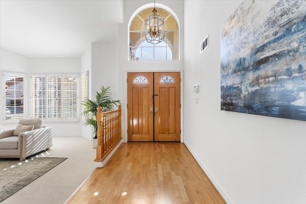 Detail Gallery Image 4 of 60 For 20946 Elbridge Ct, Castro Valley,  CA 94552 - 4 Beds | 3 Baths