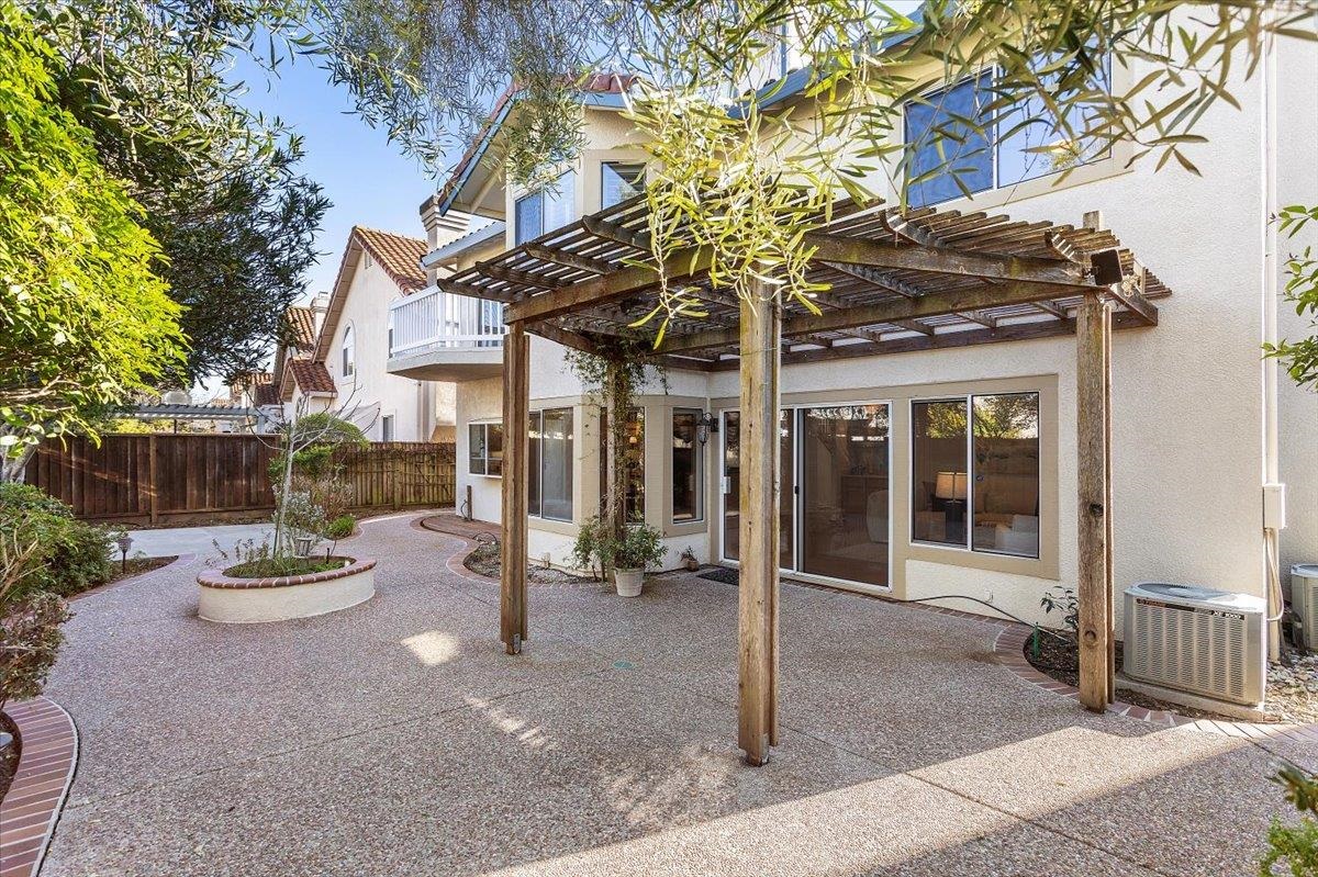 Detail Gallery Image 46 of 60 For 20946 Elbridge Ct, Castro Valley,  CA 94552 - 4 Beds | 3 Baths