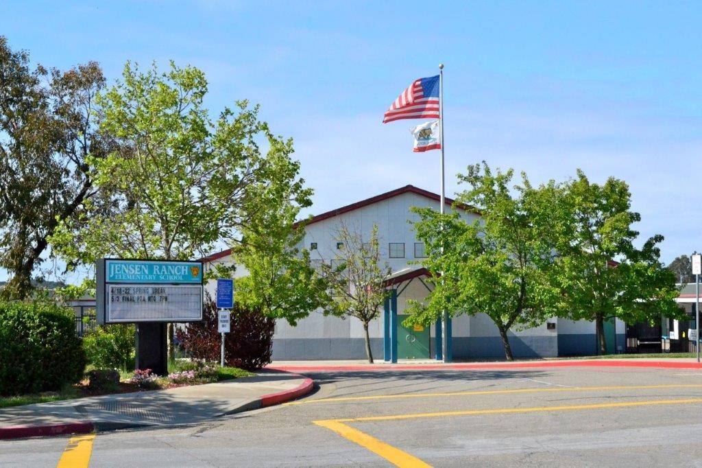 Detail Gallery Image 54 of 60 For 20946 Elbridge Ct, Castro Valley,  CA 94552 - 4 Beds | 3 Baths