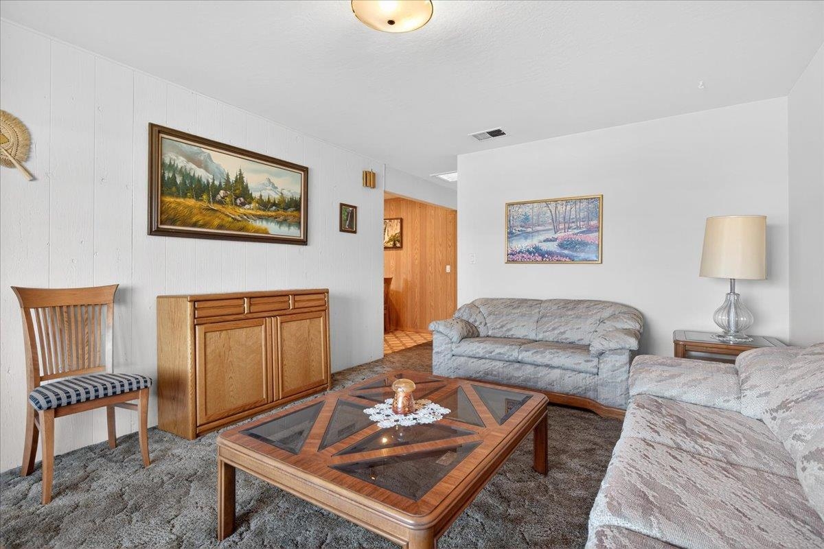 Detail Gallery Image 8 of 28 For 1948 Daytona Dr, San Jose,  CA 95122-1721 - 4 Beds | 2 Baths