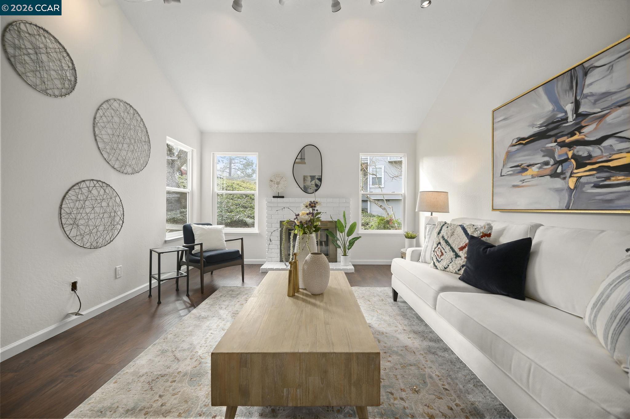 Photo #3: 41123091 Listing: Photo #3