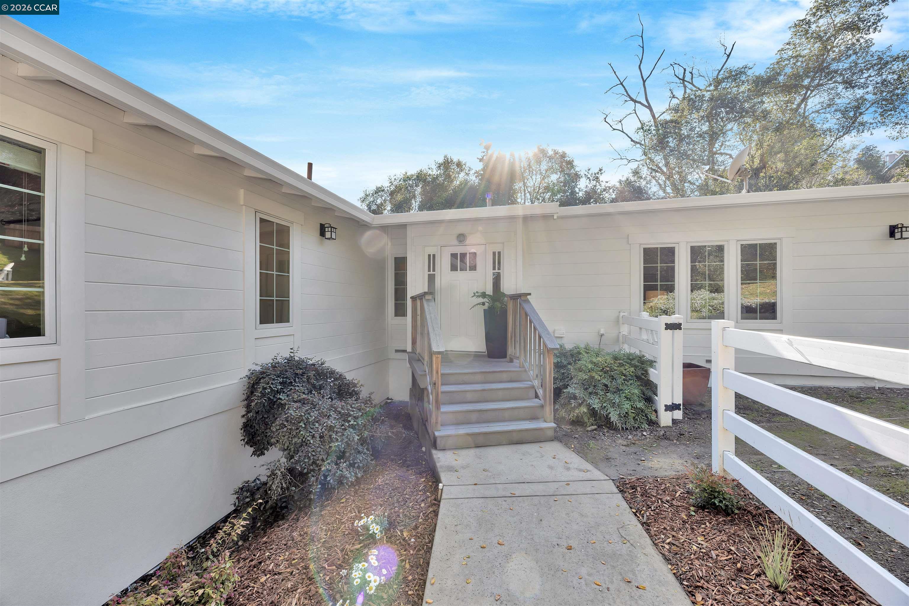 Detail Gallery Image 3 of 35 For 1847 Reliez Valley Rd, Lafayette,  CA 94549 - 4 Beds | 3/1 Baths